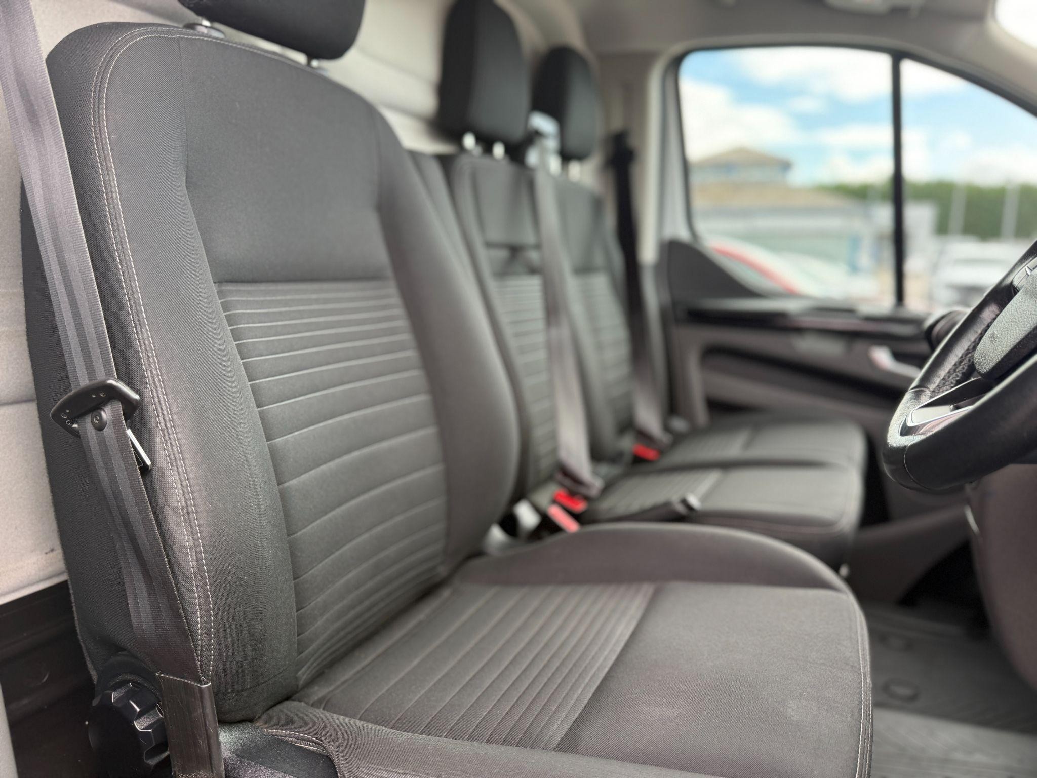Ford Transit Custom Image 9