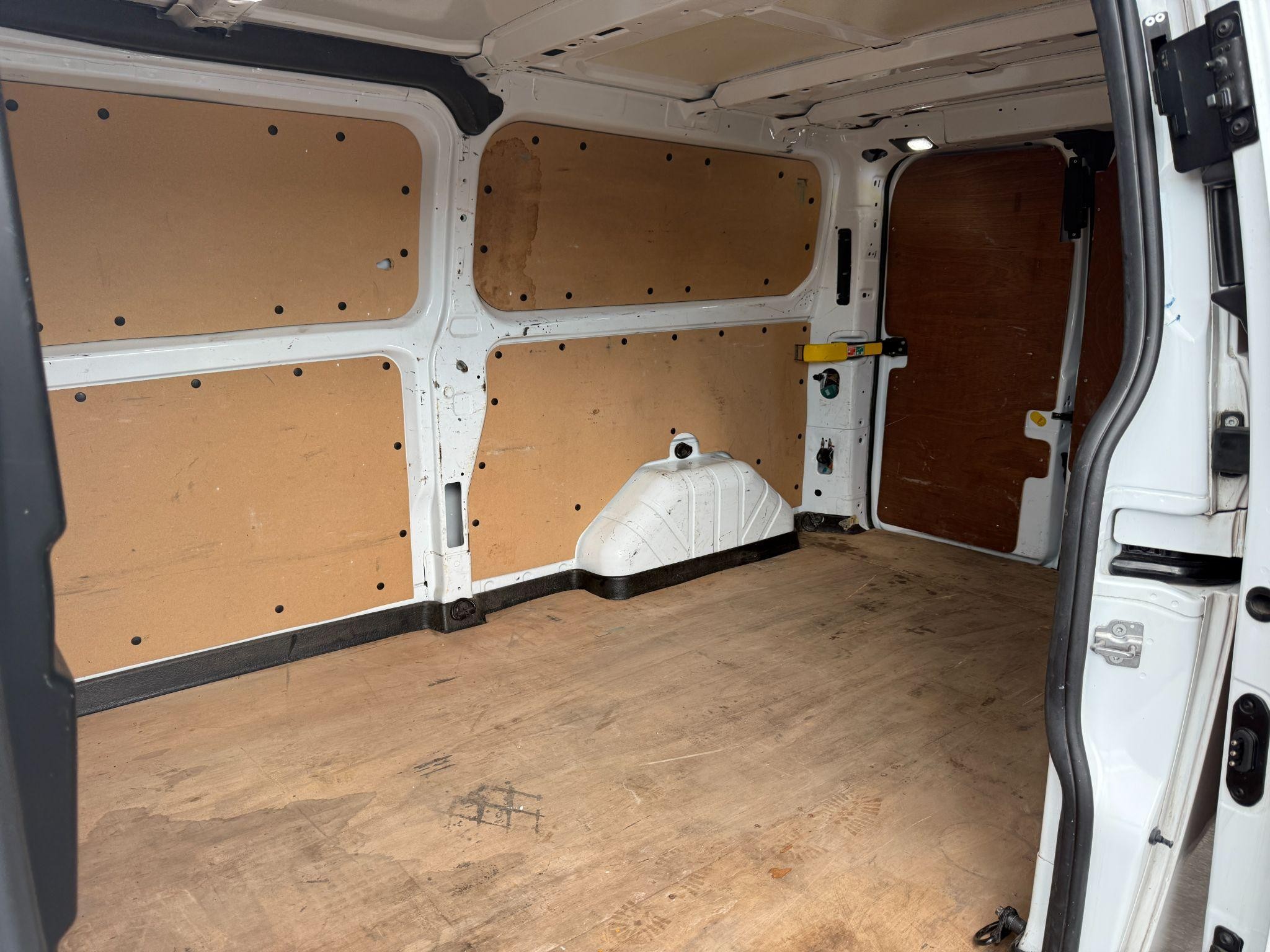 Ford Transit Custom Image 26