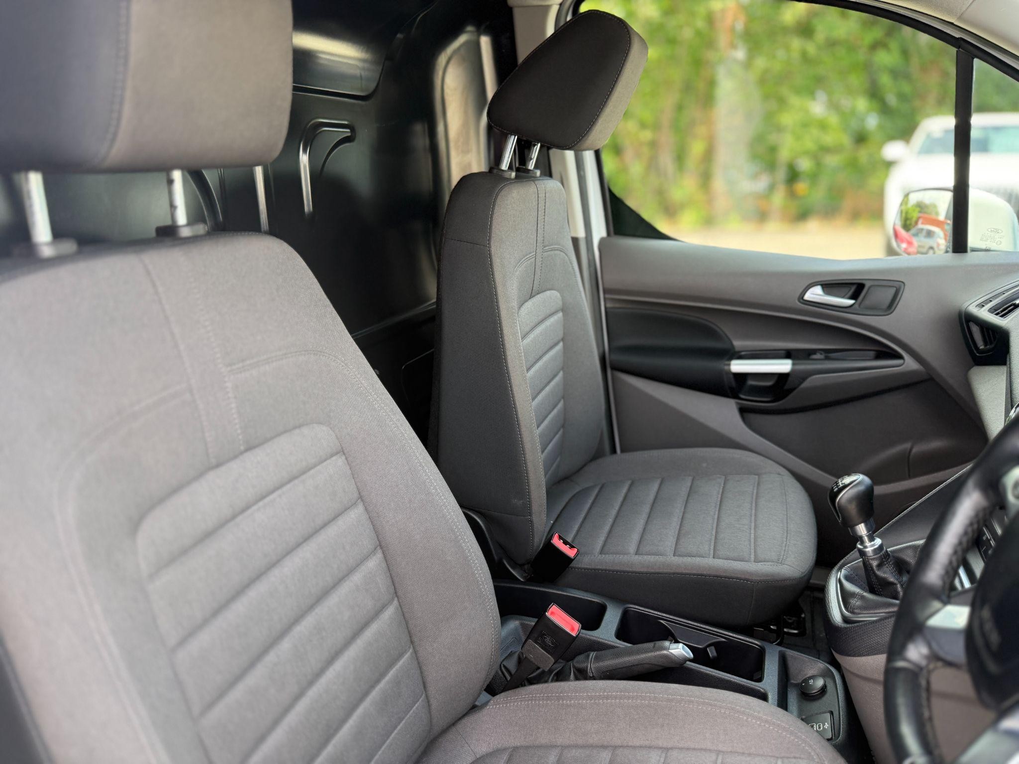 Ford Transit Connect Image 9