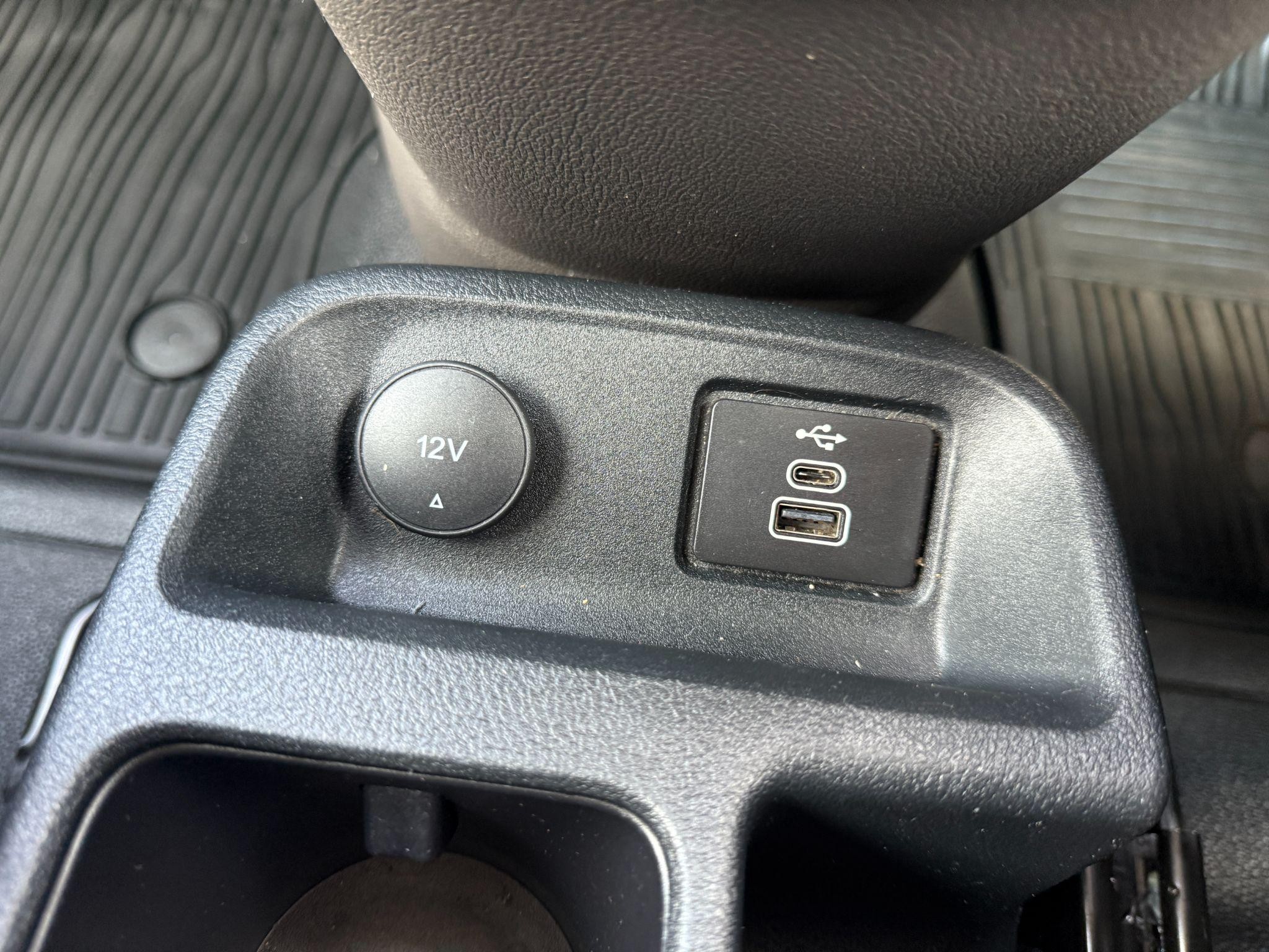 Ford Transit Connect Image 10
