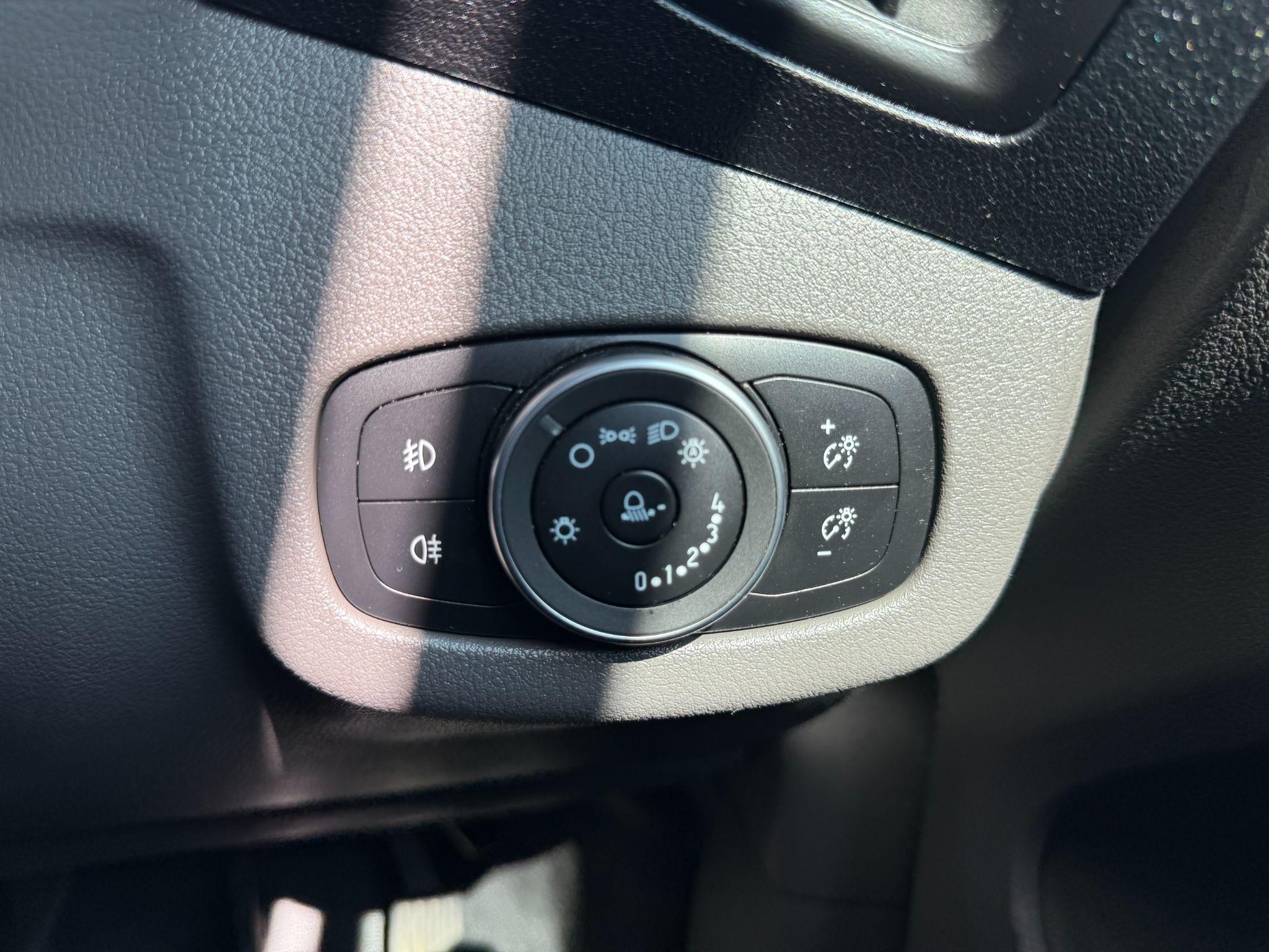 Ford Transit Connect Image 13