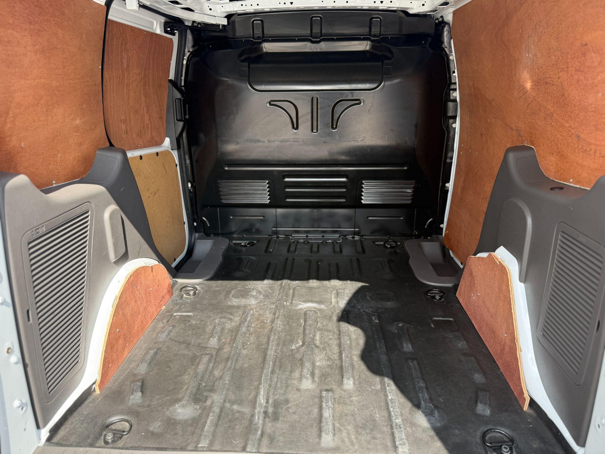 Ford Transit Connect Image 21