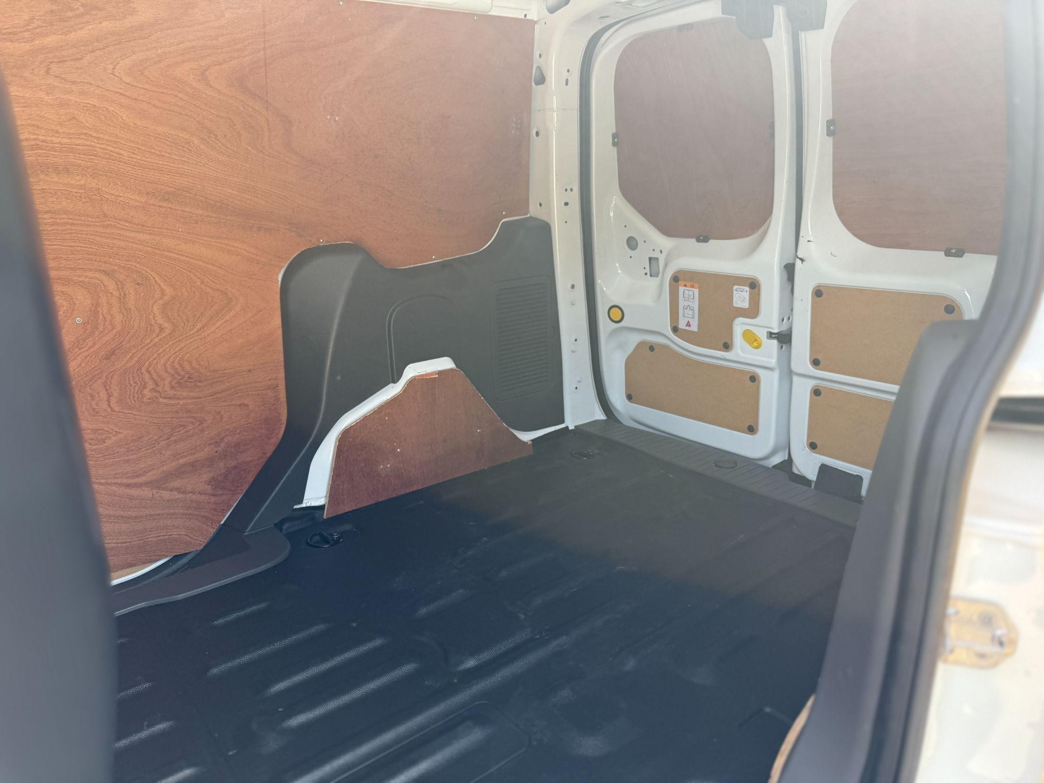 Ford Transit Connect Image 22