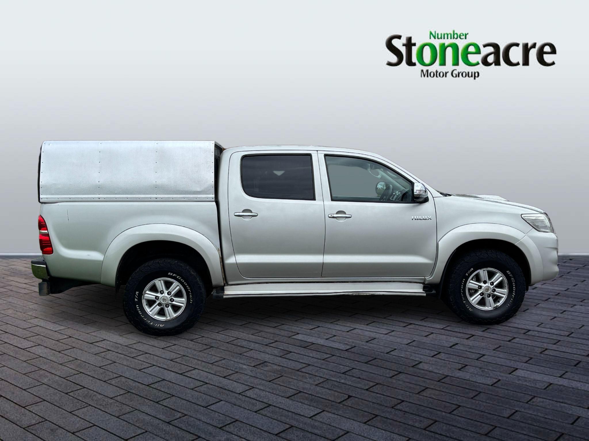 Toyota Hilux Image 2