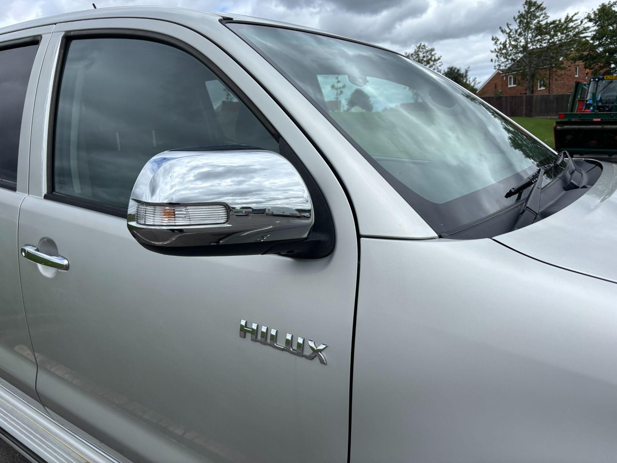 Toyota Hilux Image 11