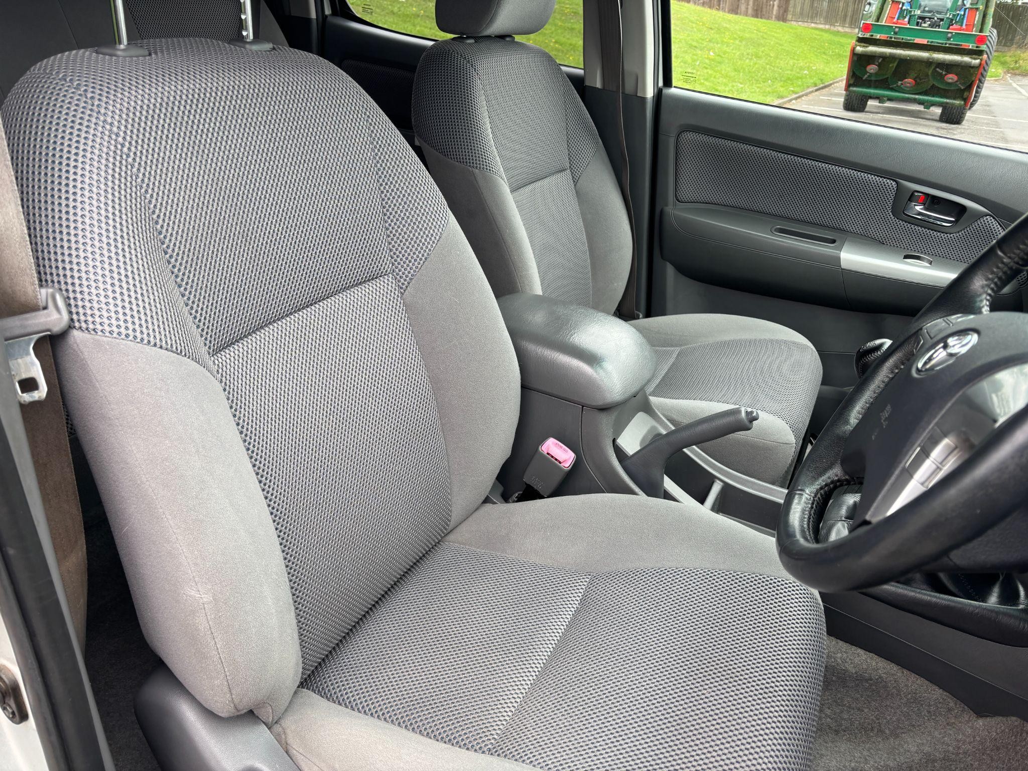 Toyota Hilux Image 15