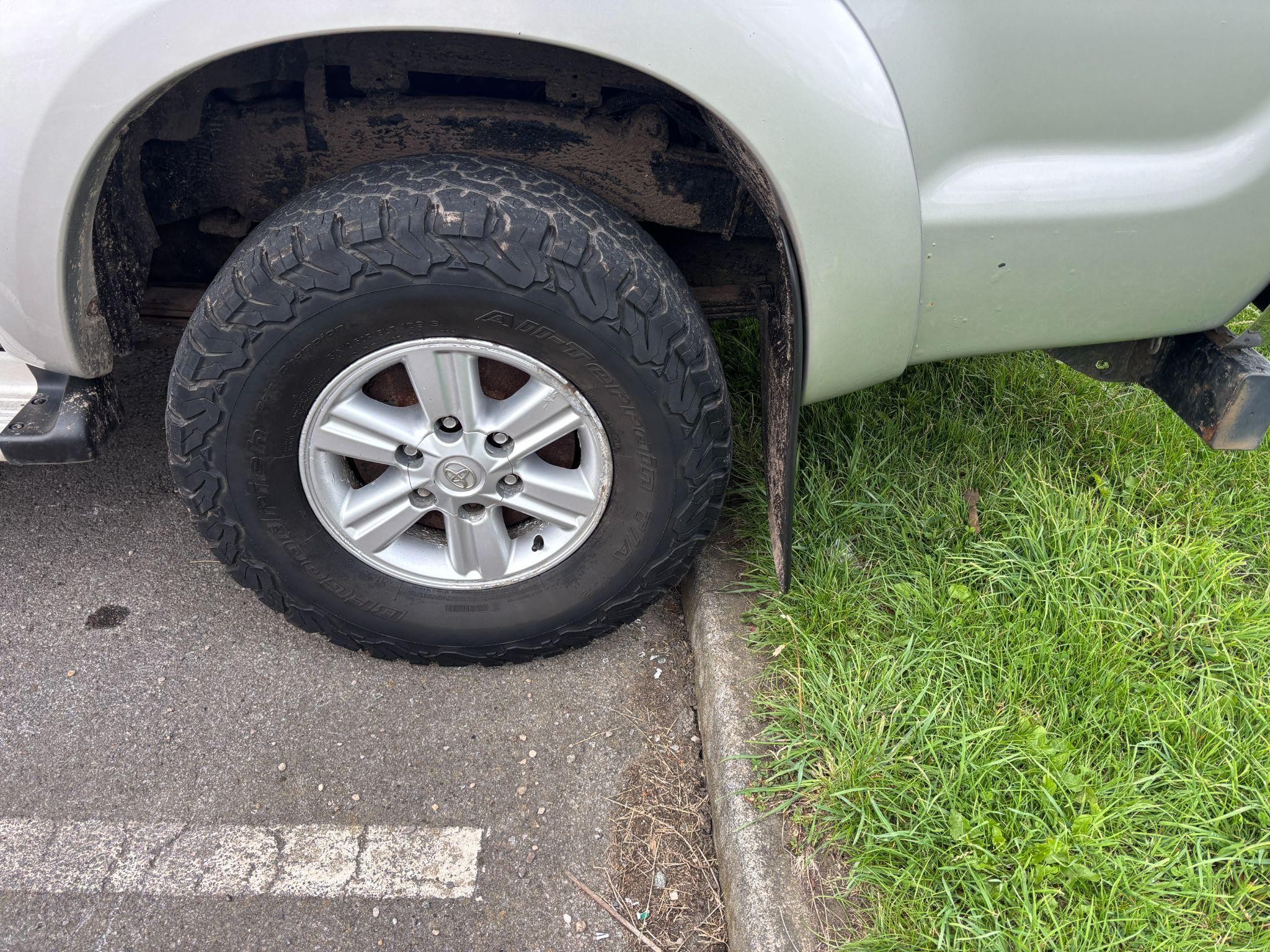 Toyota Hilux Image 24