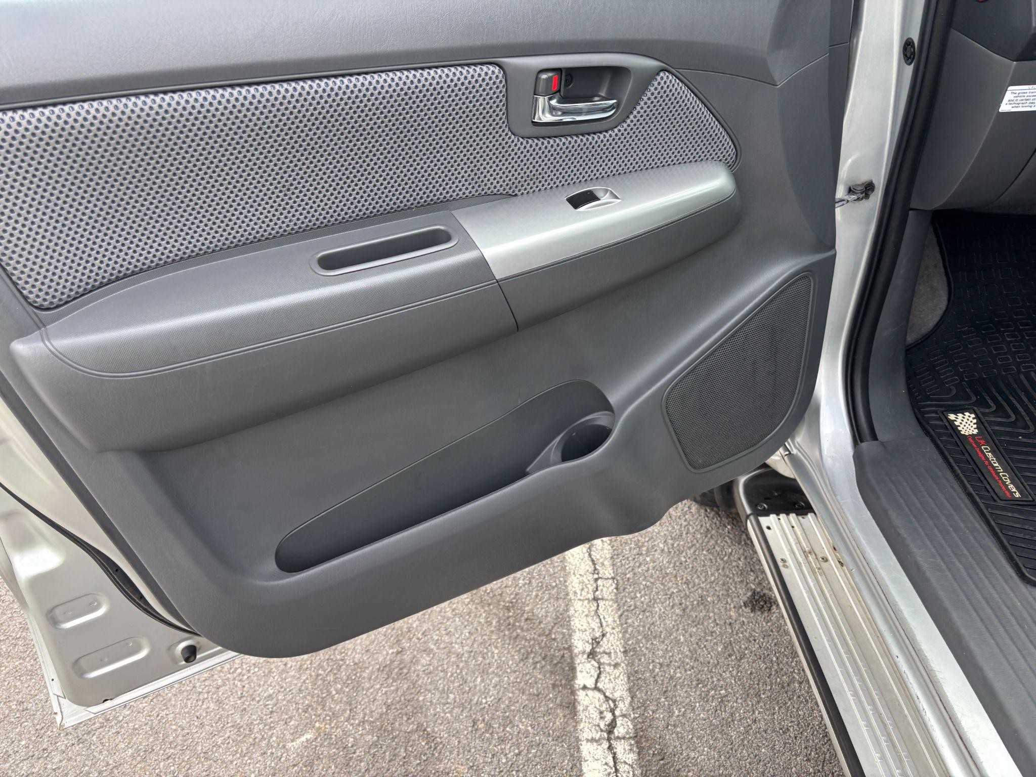 Toyota Hilux Image 30