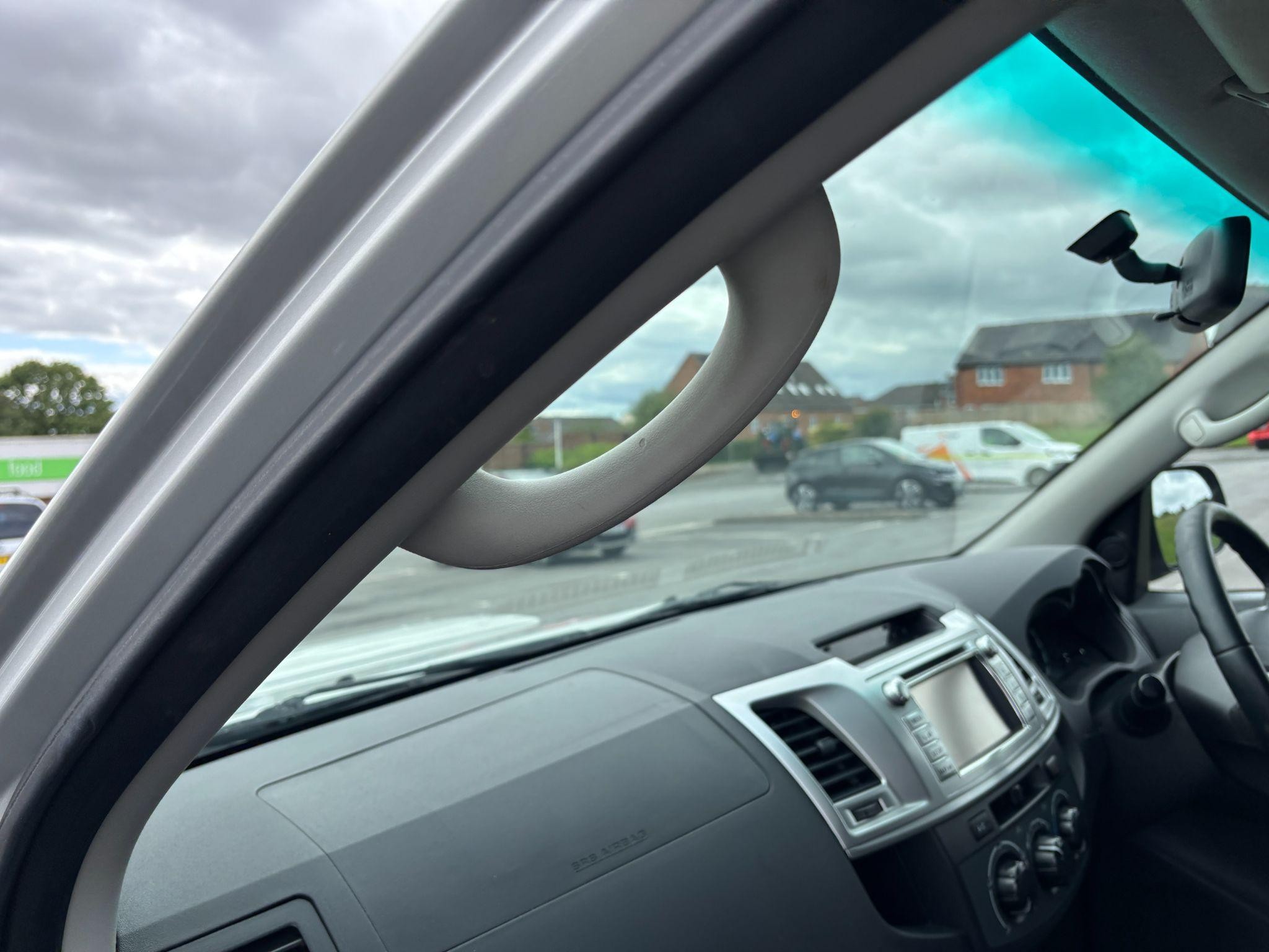 Toyota Hilux Image 33