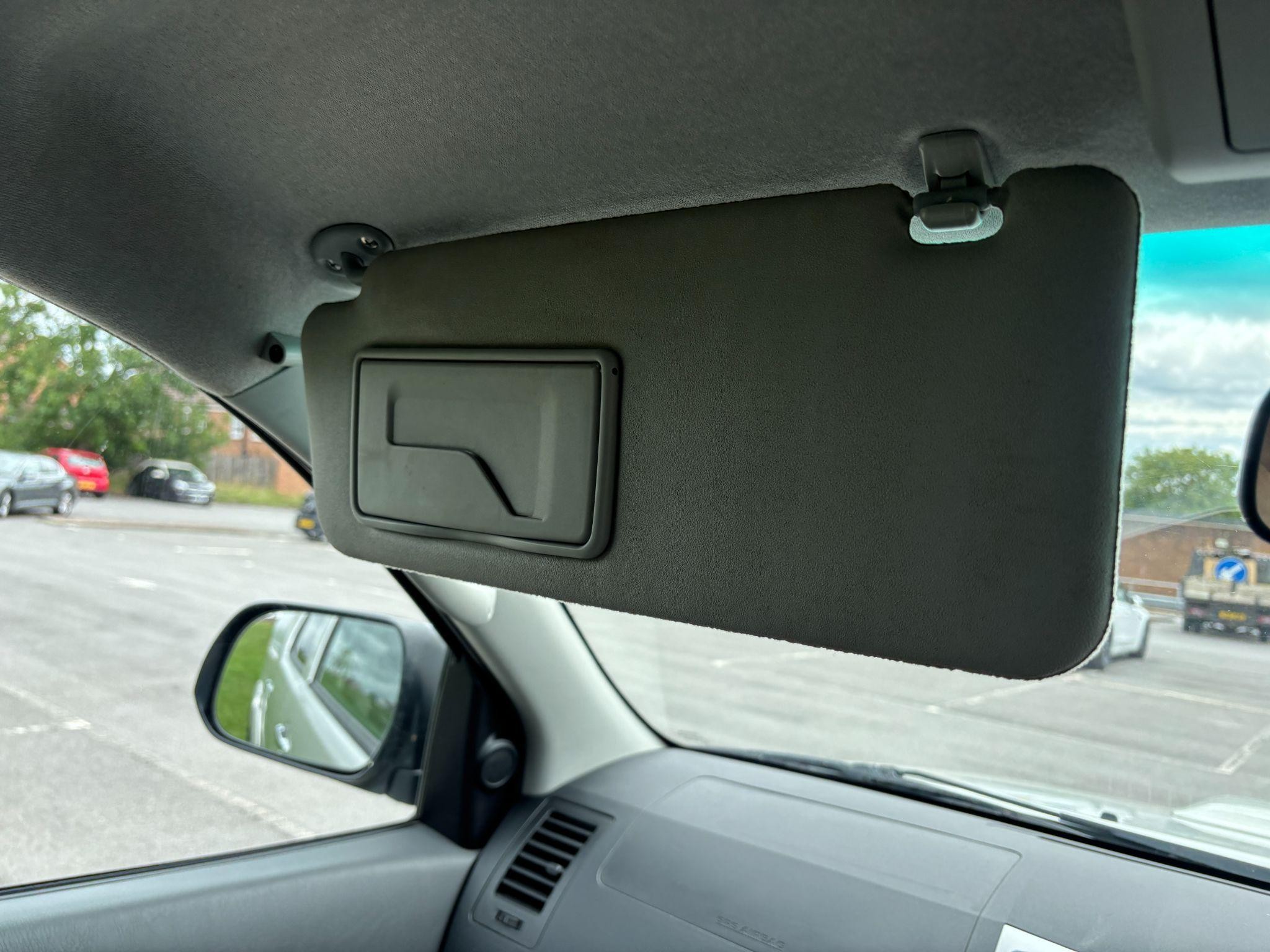 Toyota Hilux Image 56
