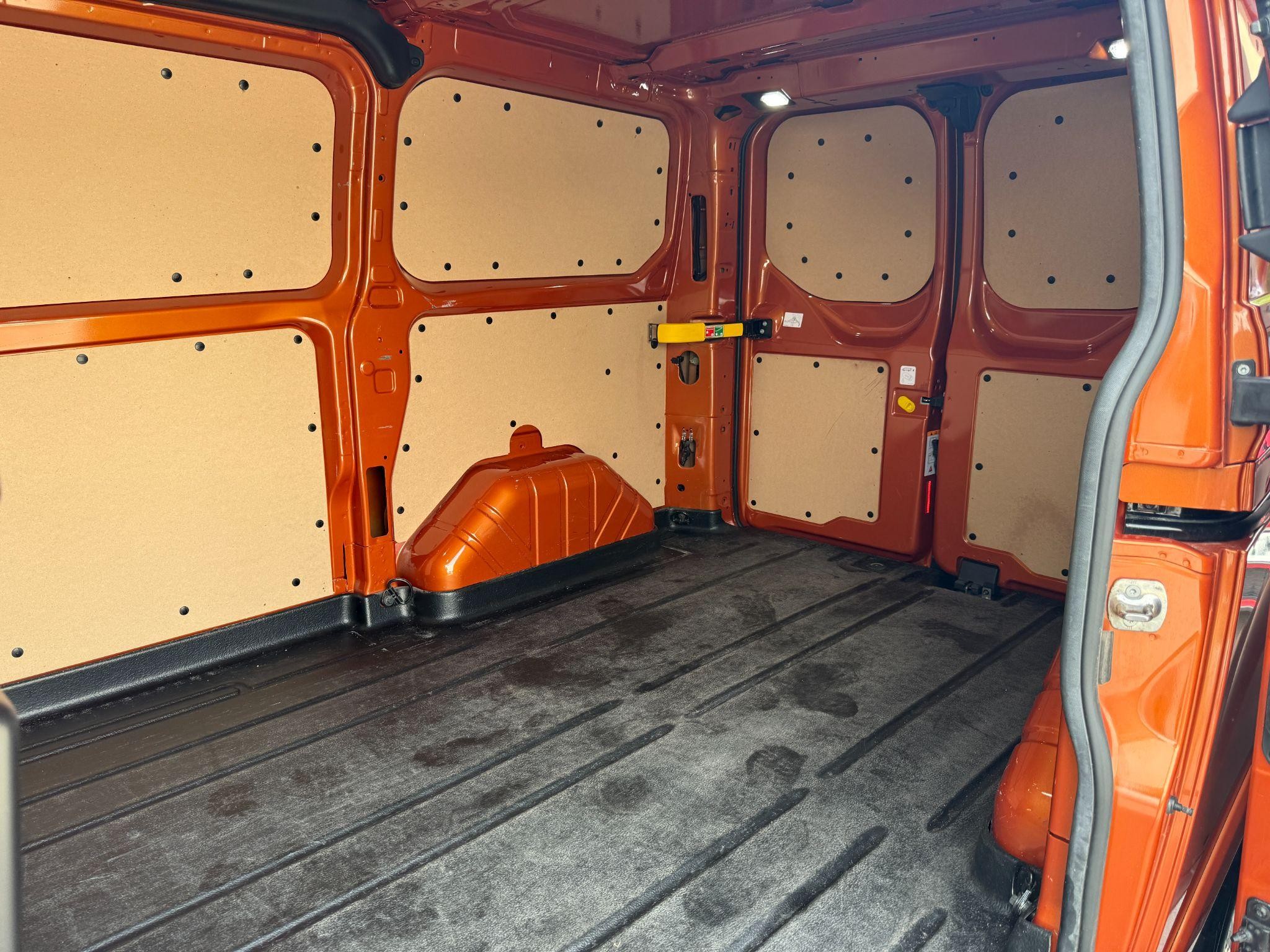 Ford Transit Custom Image 18