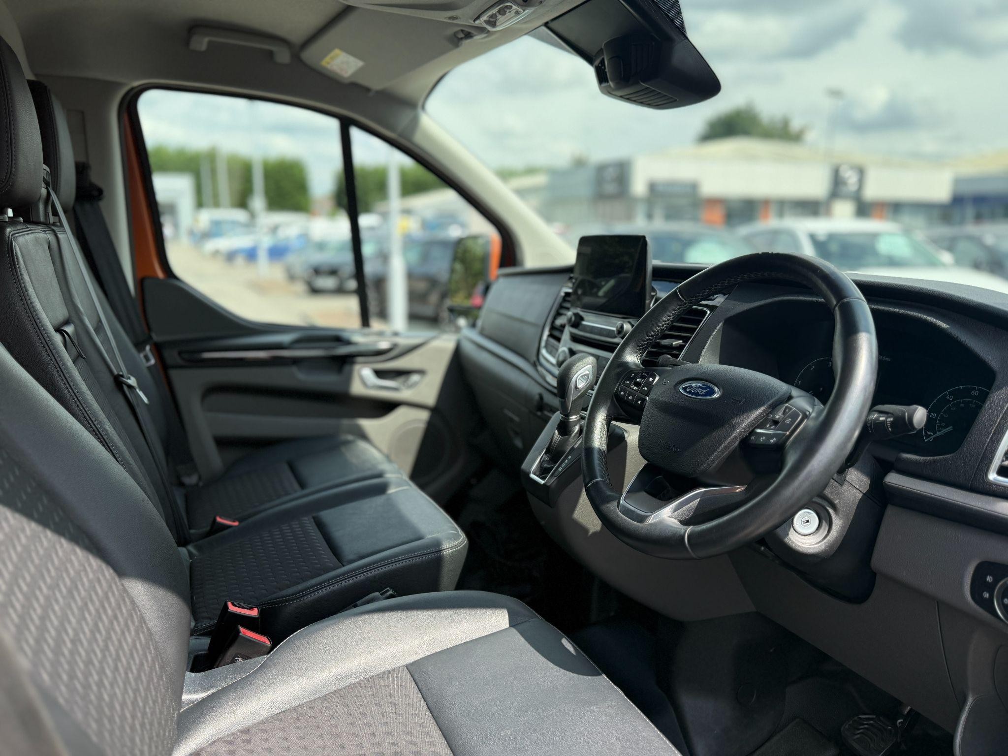 Ford Transit Custom Image 9