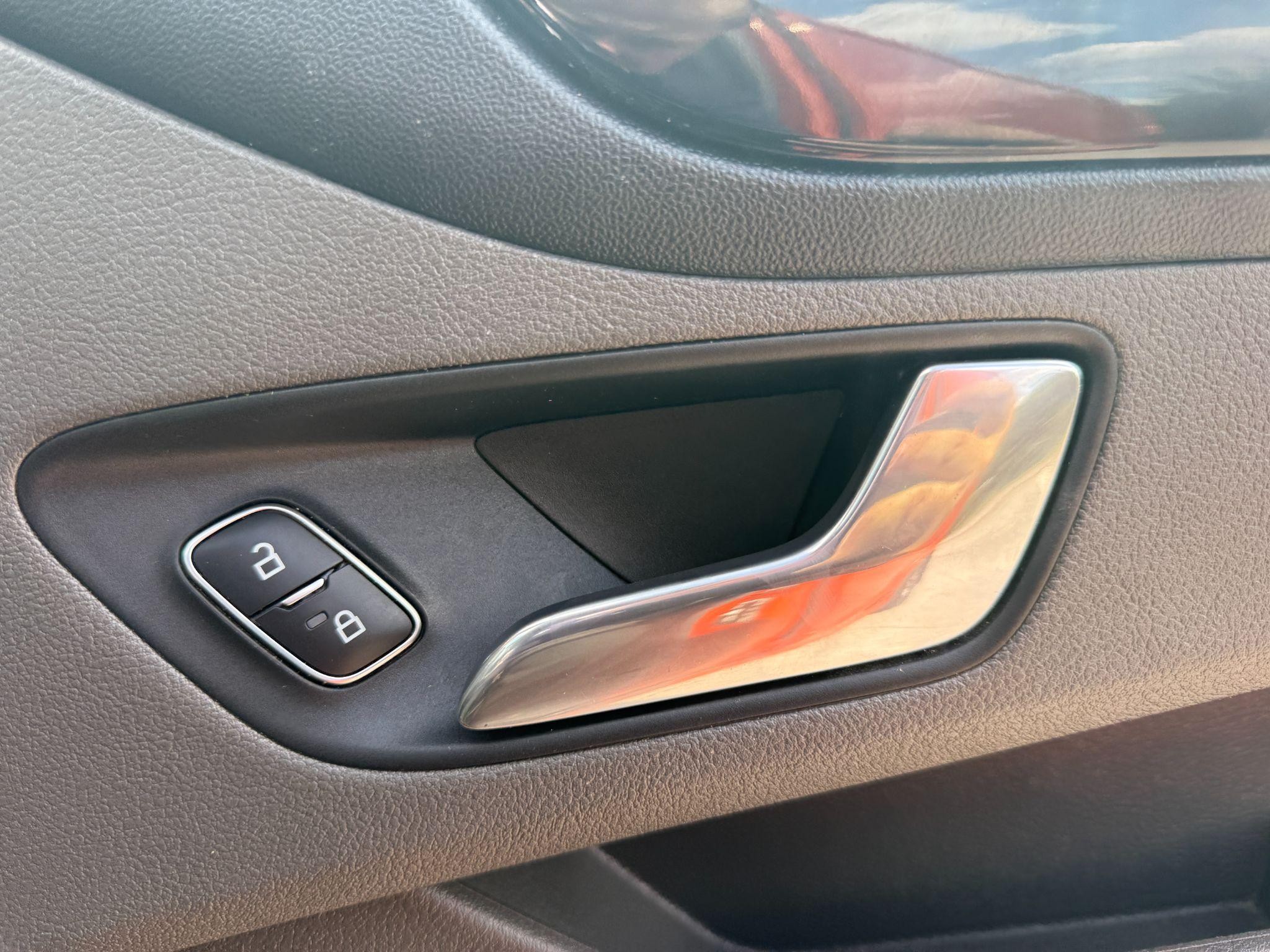 Ford Transit Custom Image 13
