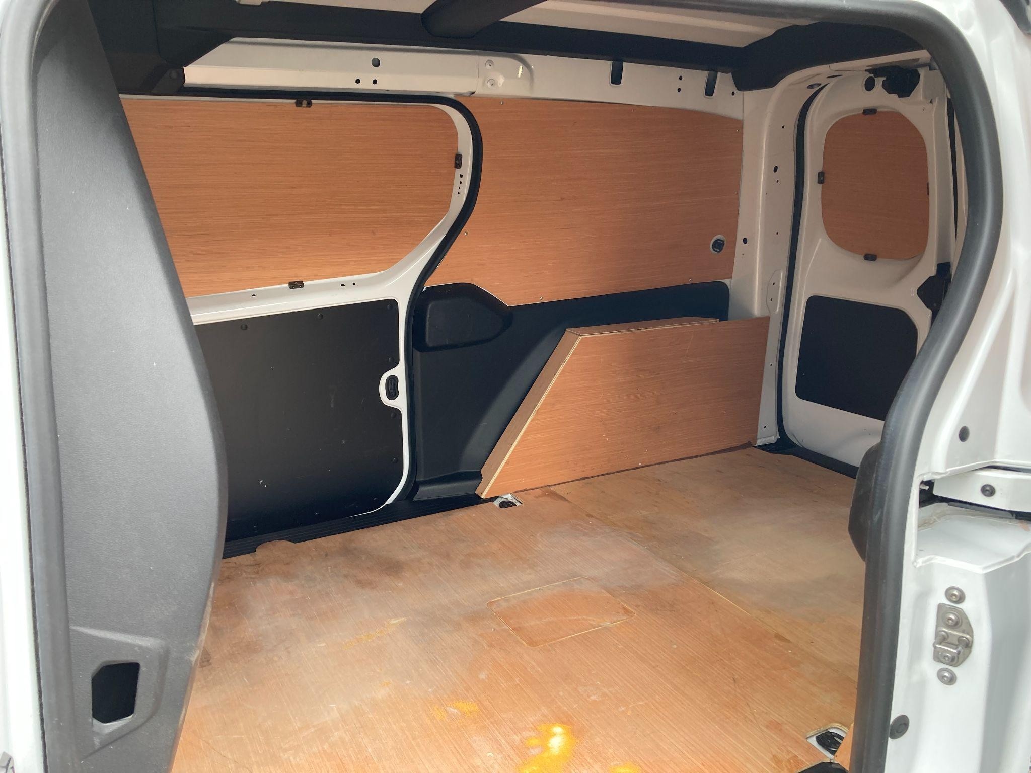 Nissan Townstar Image 18
