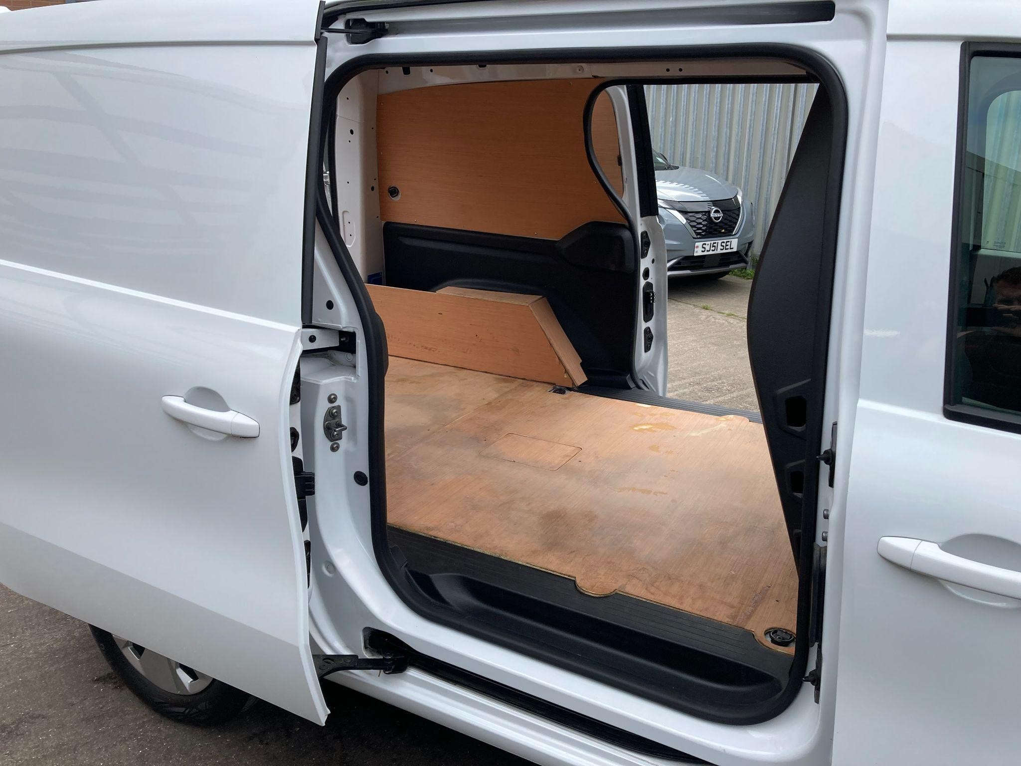 Nissan Townstar Image 20