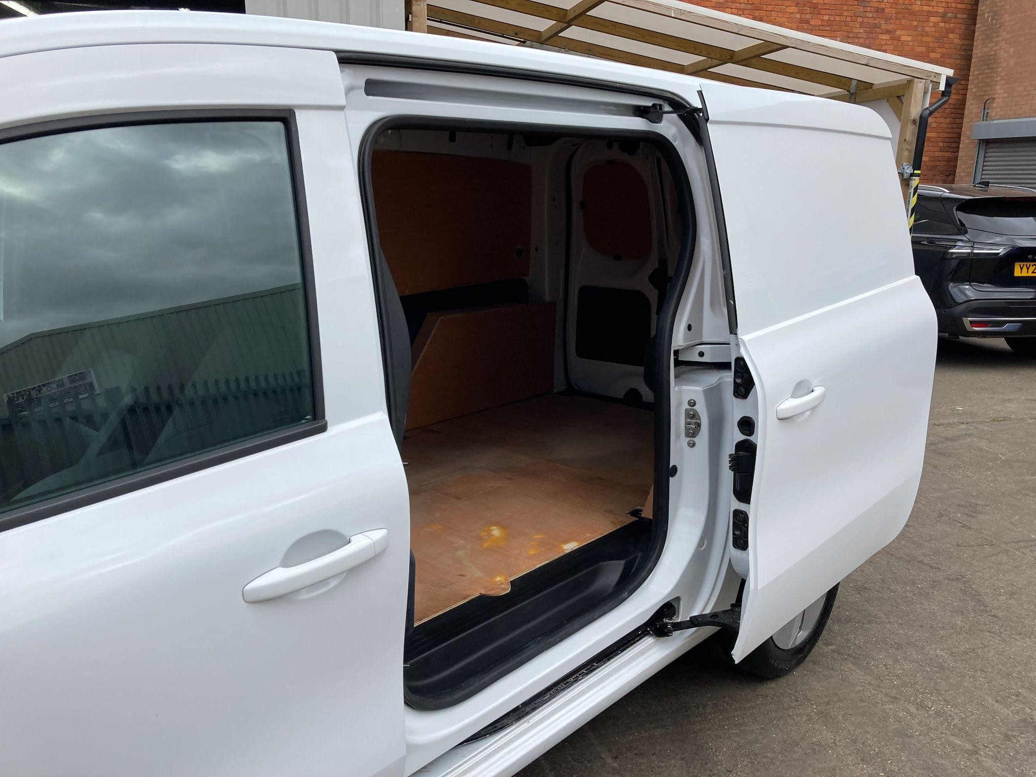 Nissan Townstar Image 55