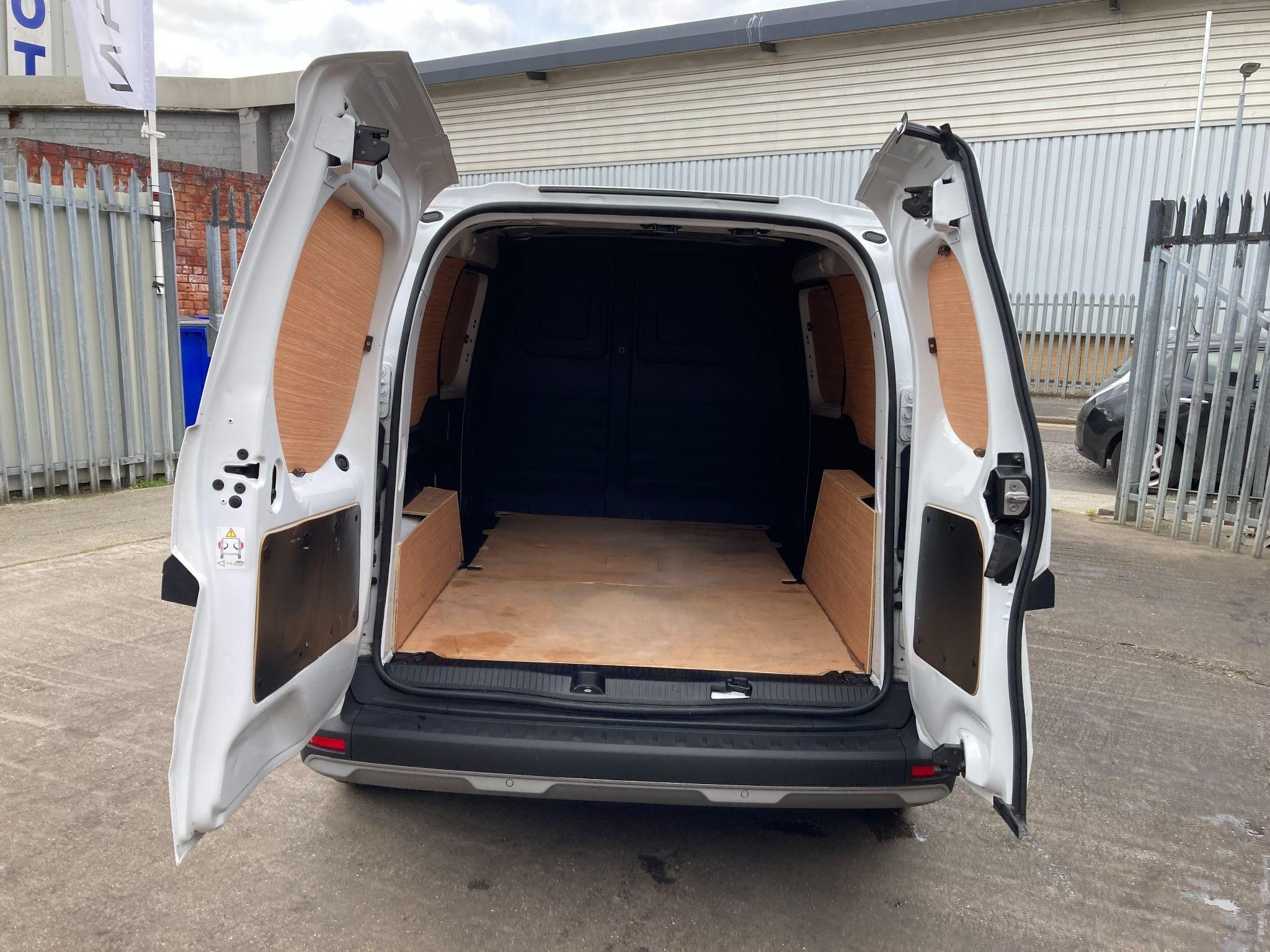 Nissan Townstar Image 60