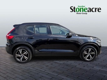 Volvo XC40 2.0 B3P Plus Dark 5dr Auto YP23CXW Image 2