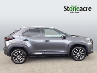 Toyota Yaris Cross 1.5 Hybrid Design 5dr CVT DE72PPU Image 3