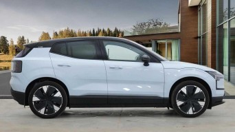 Volvo EX30 Single Motor Extended Range 69kWh Ultra Auto 5dr ND24GUU Image 2