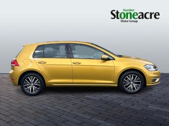 Volkswagen Golf 1.4 TSI SE Euro 6 (s/s) 5dr YY67LHK Image 2