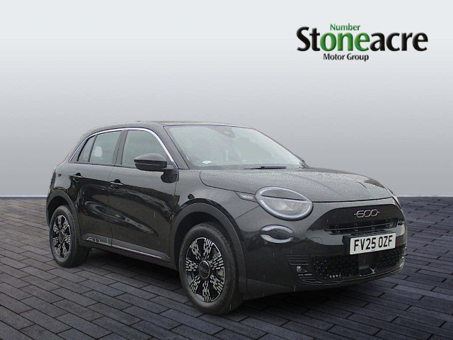 Fiat 600 1.2 MHEV e-DCT Euro 6 (s/s) 5dr FV25OZF Image 1