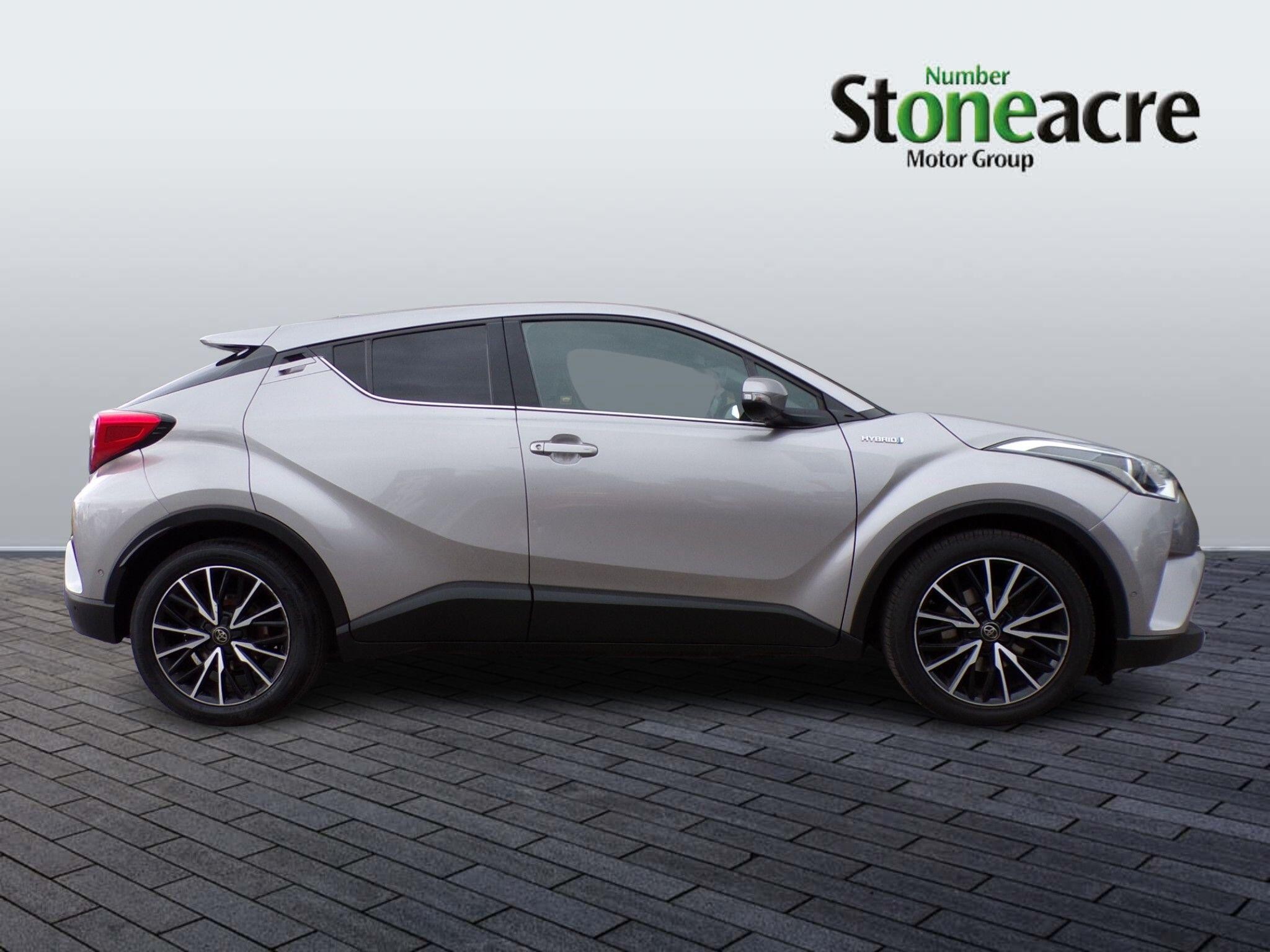 Toyota C-HR Image 2