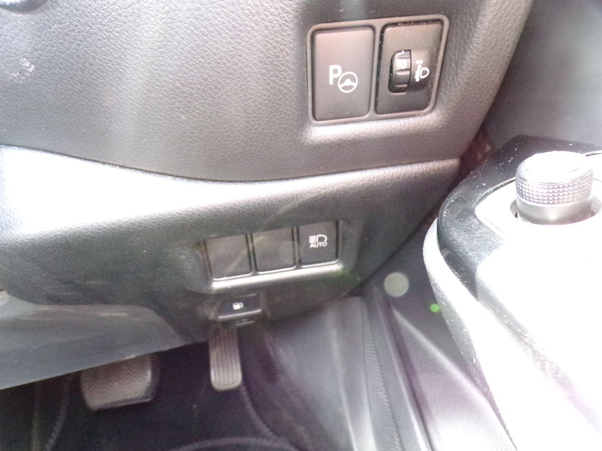 Toyota C-HR Image 26