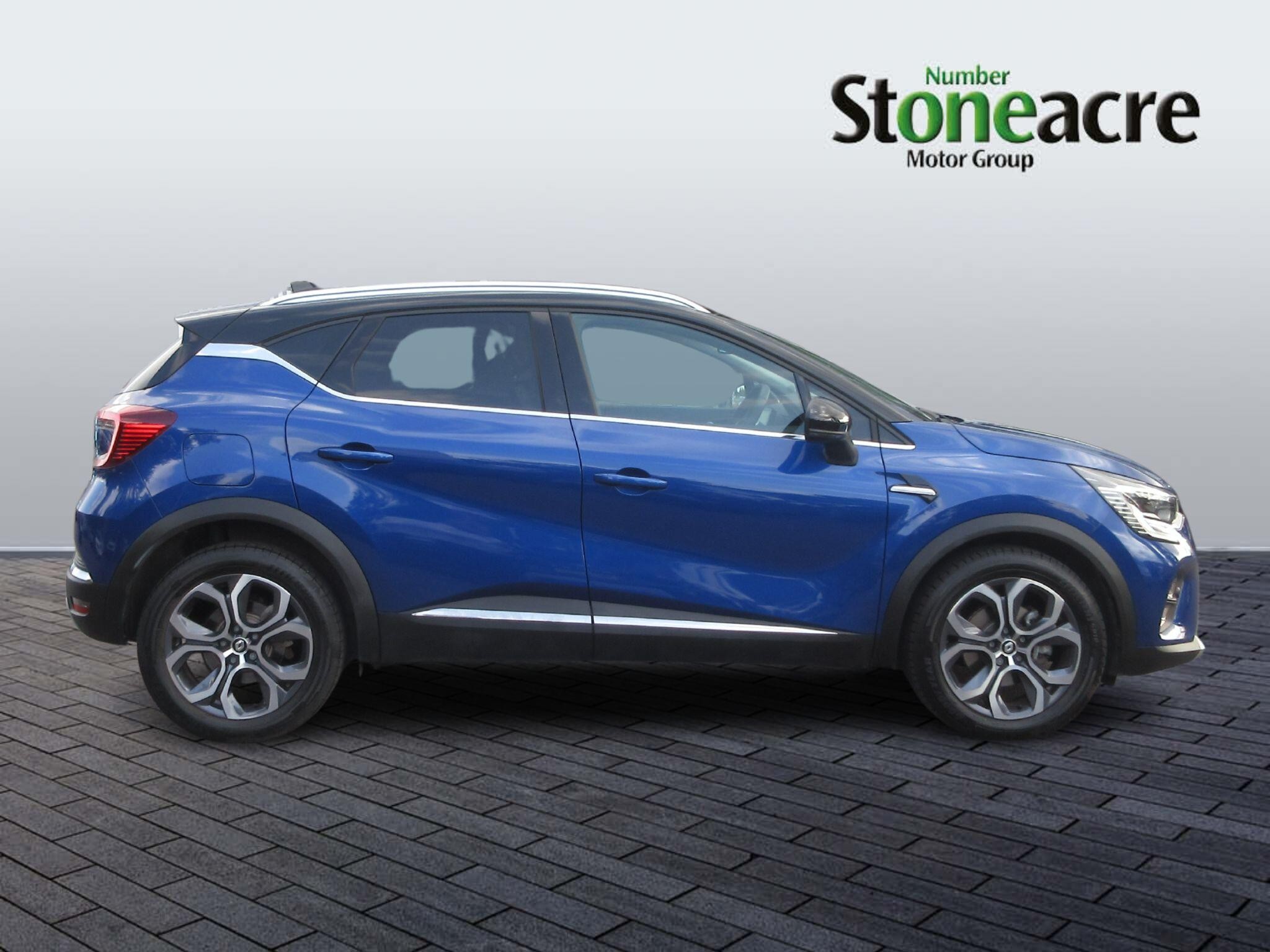 Renault Captur Image 2