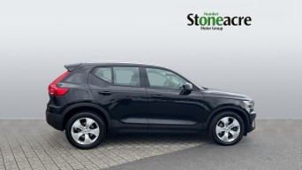 Volvo XC40 2.0 T4 Momentum 5dr AWD Geartronic YO68YHG Image 3