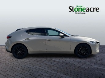 Mazda 3 2.0 e-SKYACTIV-X MHEV Takumi Auto Euro 6 (s/s) 5dr YA25VLE Image 2