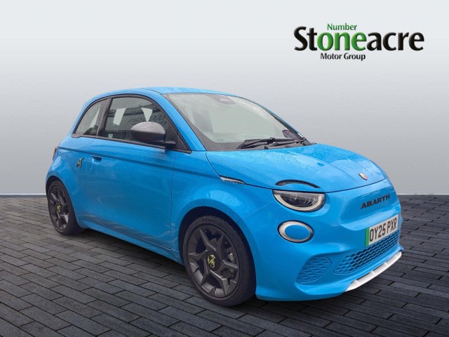 Abarth 500e 42kWh Auto 3dr OY25PXR Image 1