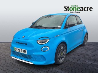Abarth 500e 42kWh Auto 3dr OY25PXR Image 3
