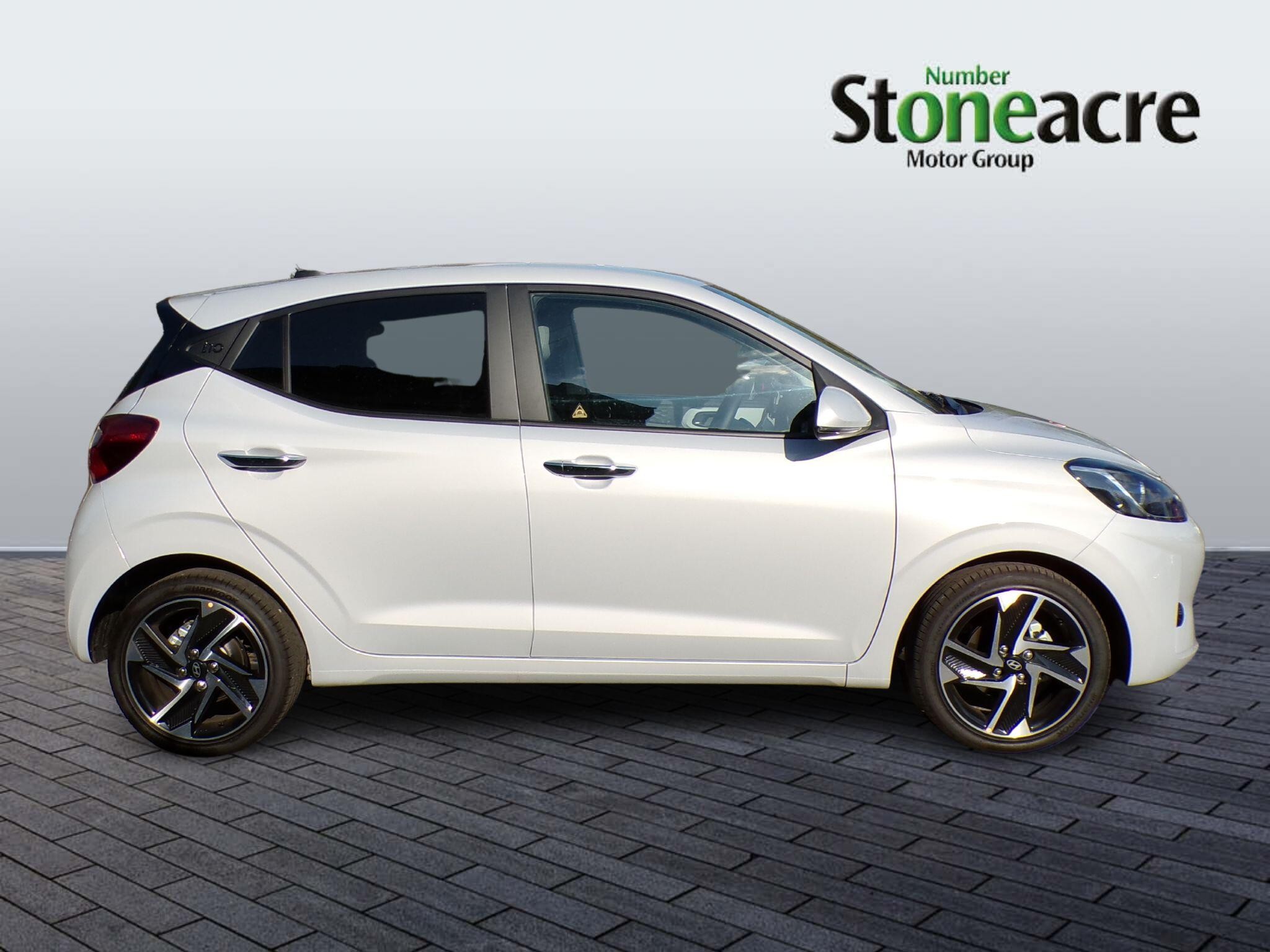 Hyundai i10 Image 2