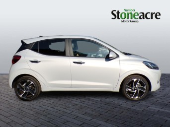 Hyundai i10 1.2 Premium Auto Euro 6 (s/s) 5dr VO74XMB Image 2