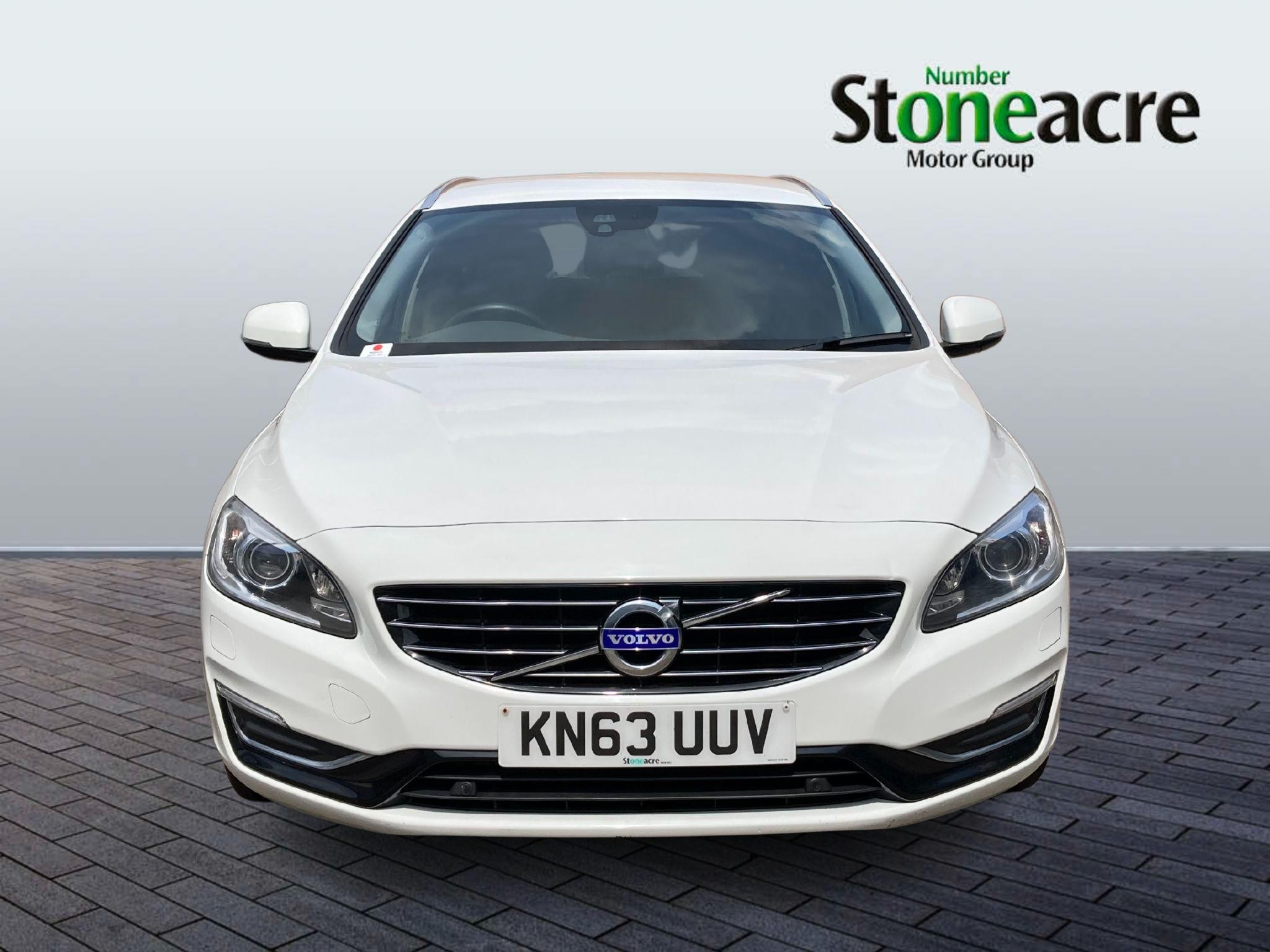 Volvo V60 Image 2