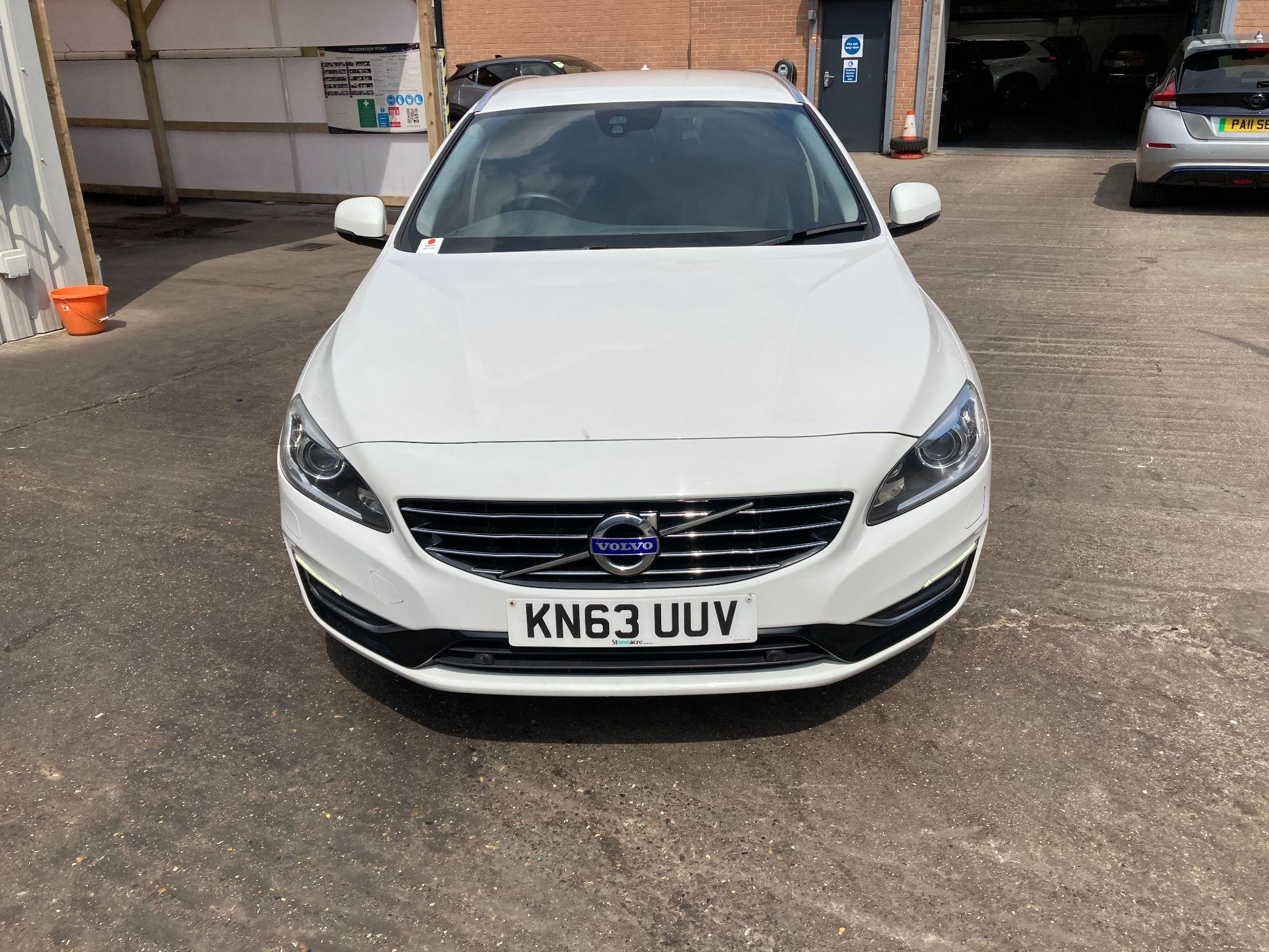 Volvo V60 Image 18