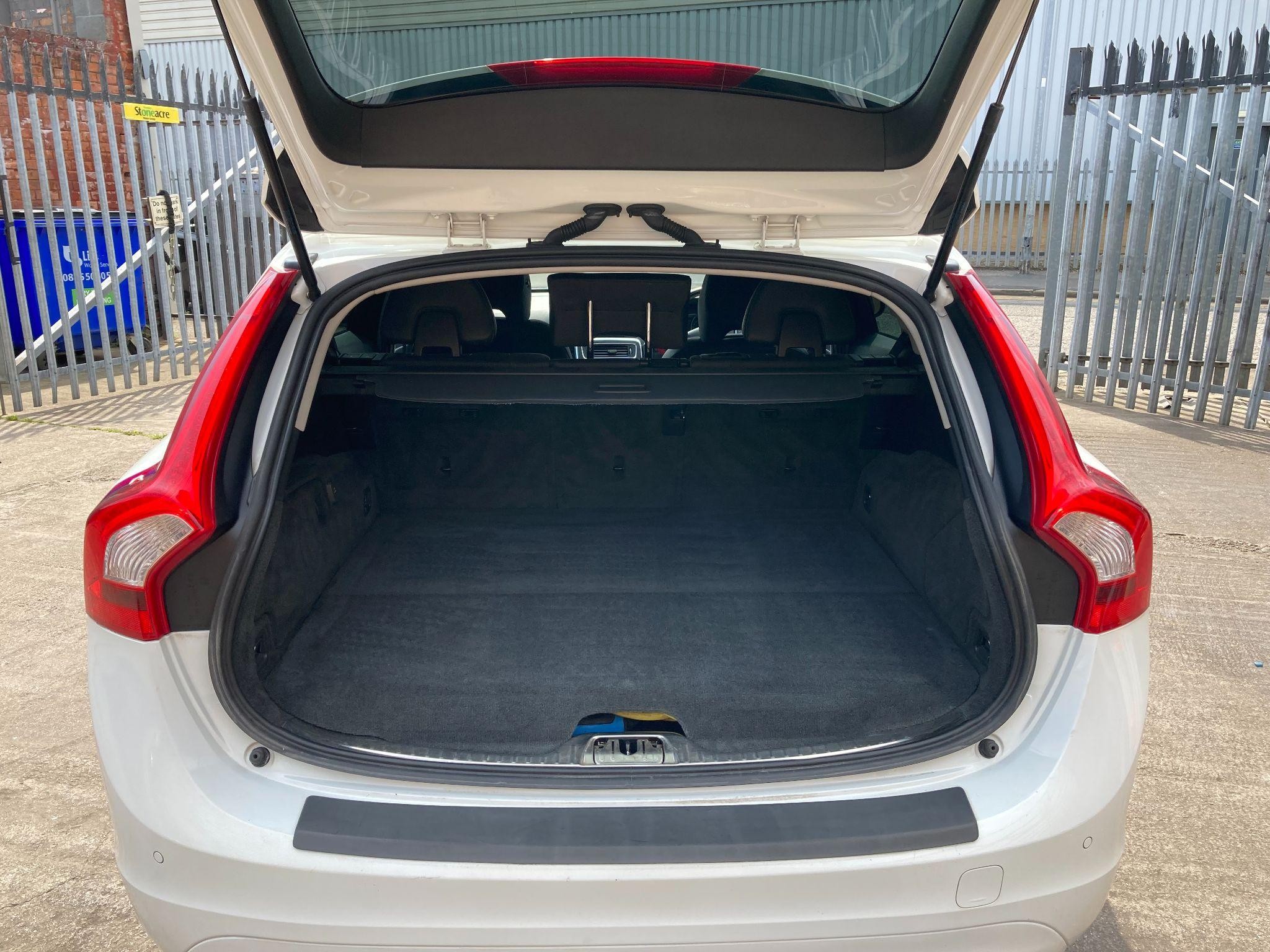 Volvo V60 Image 27