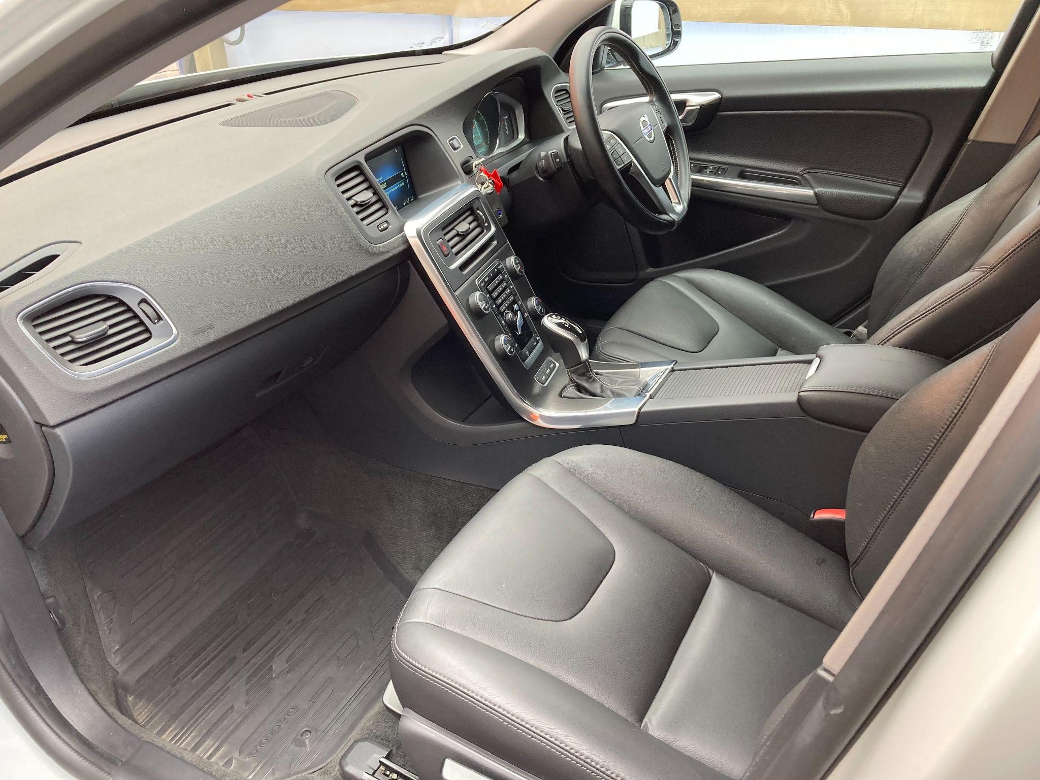 Volvo V60 Image 31