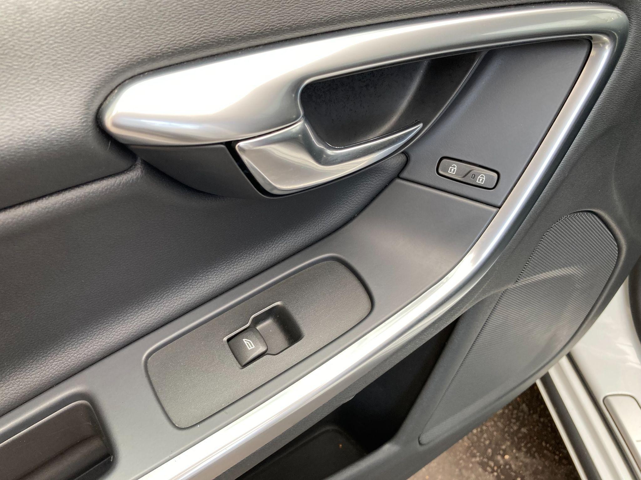 Volvo V60 Image 33