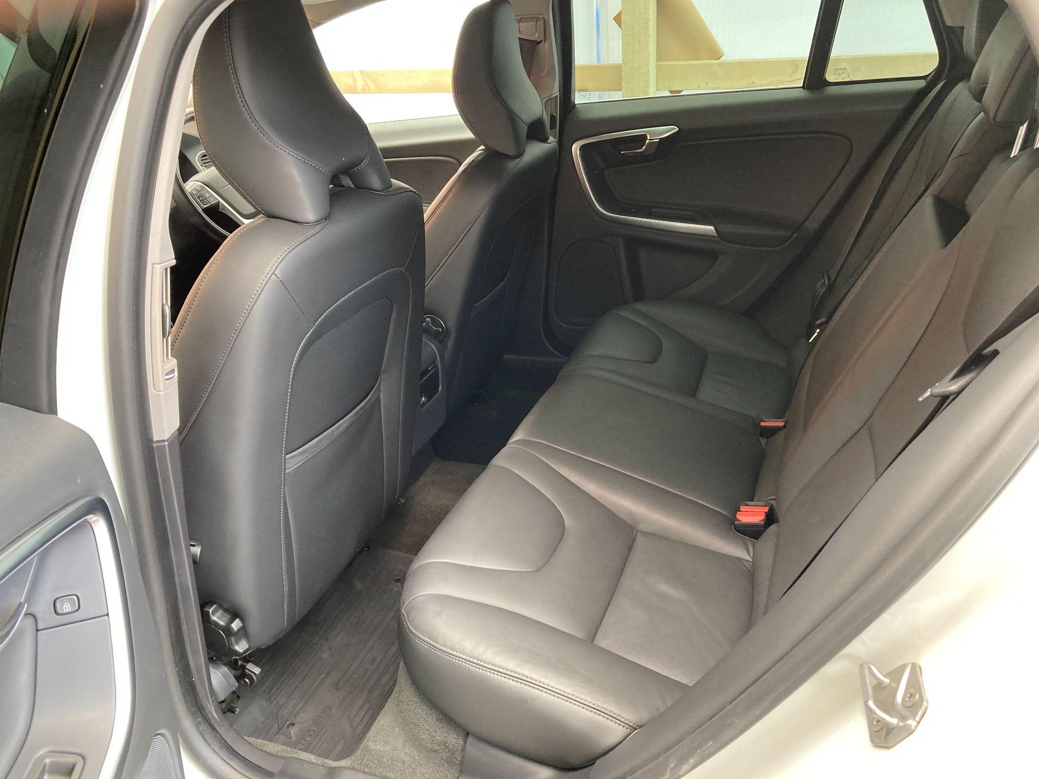 Volvo V60 Image 35
