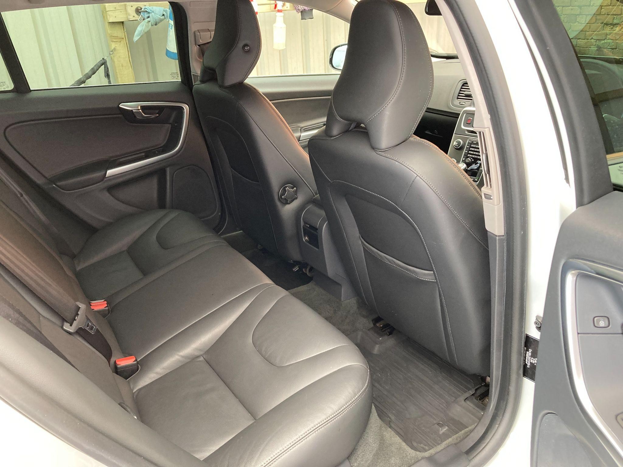 Volvo V60 Image 37