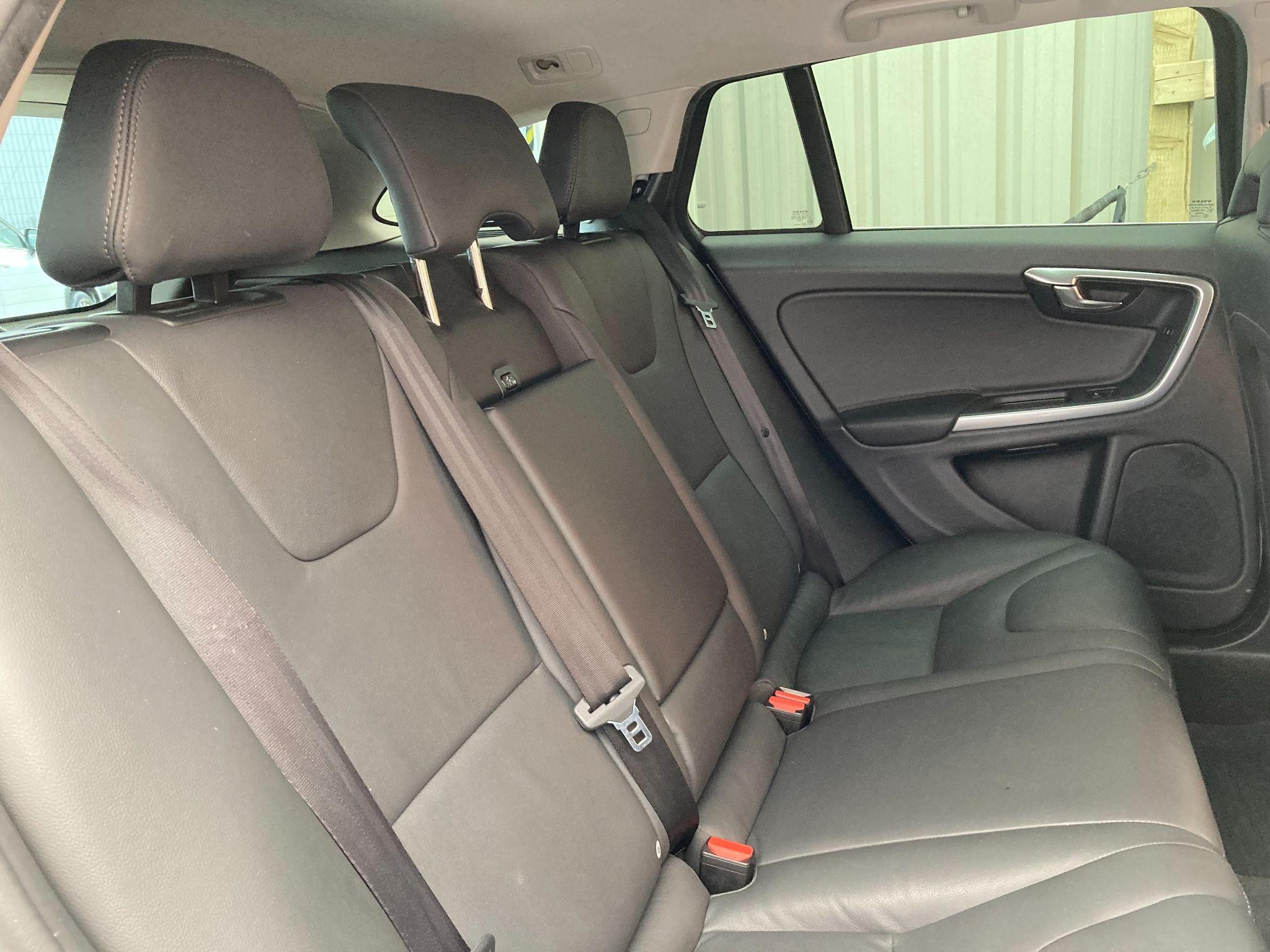 Volvo V60 Image 40