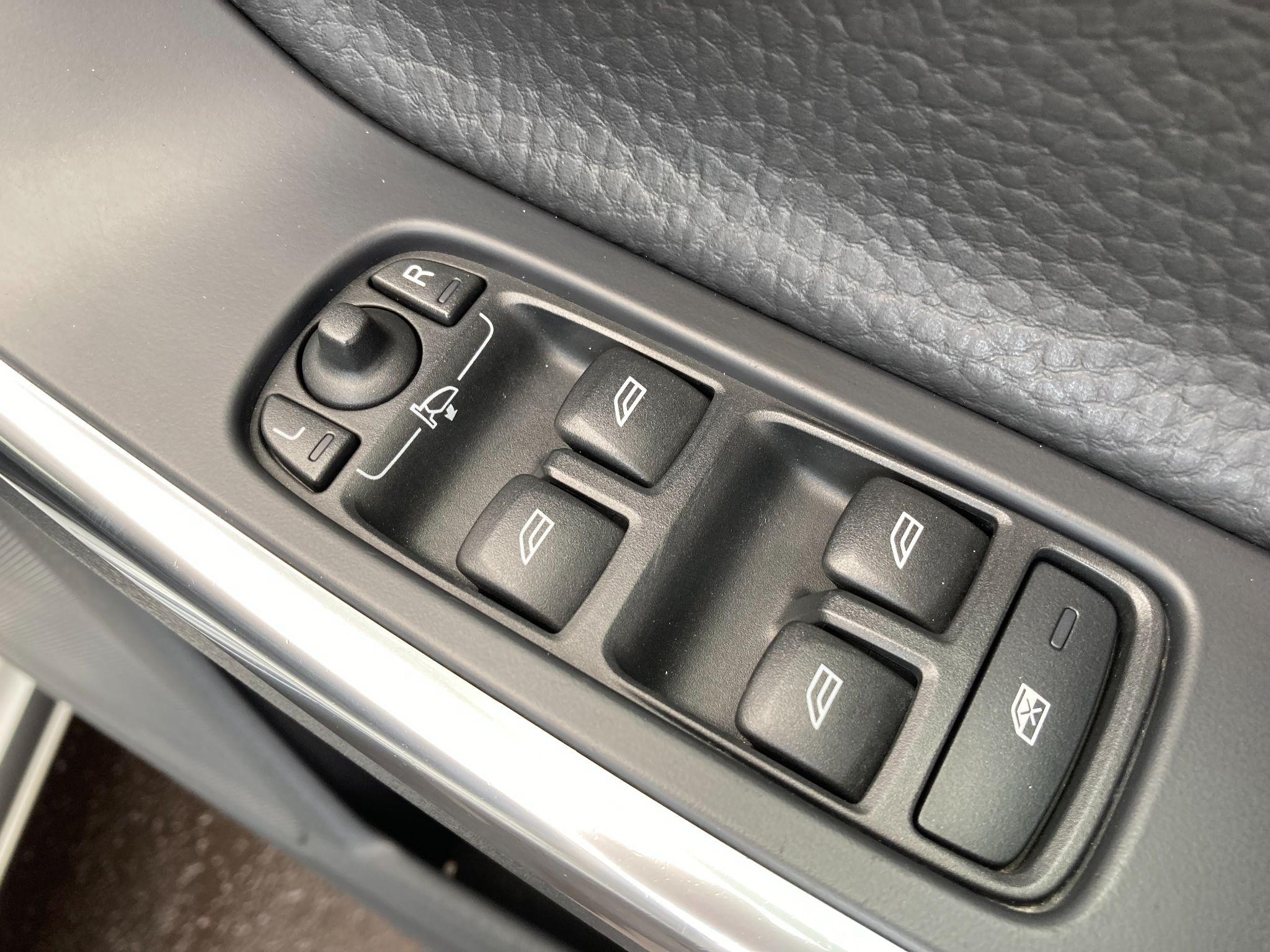 Volvo V60 Image 44