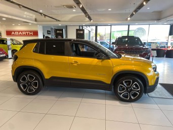 Jeep Avenger 1.2 e-Hybrid MHEV Summit e-DCT Euro 6 (s/s) 5dr null Image 2