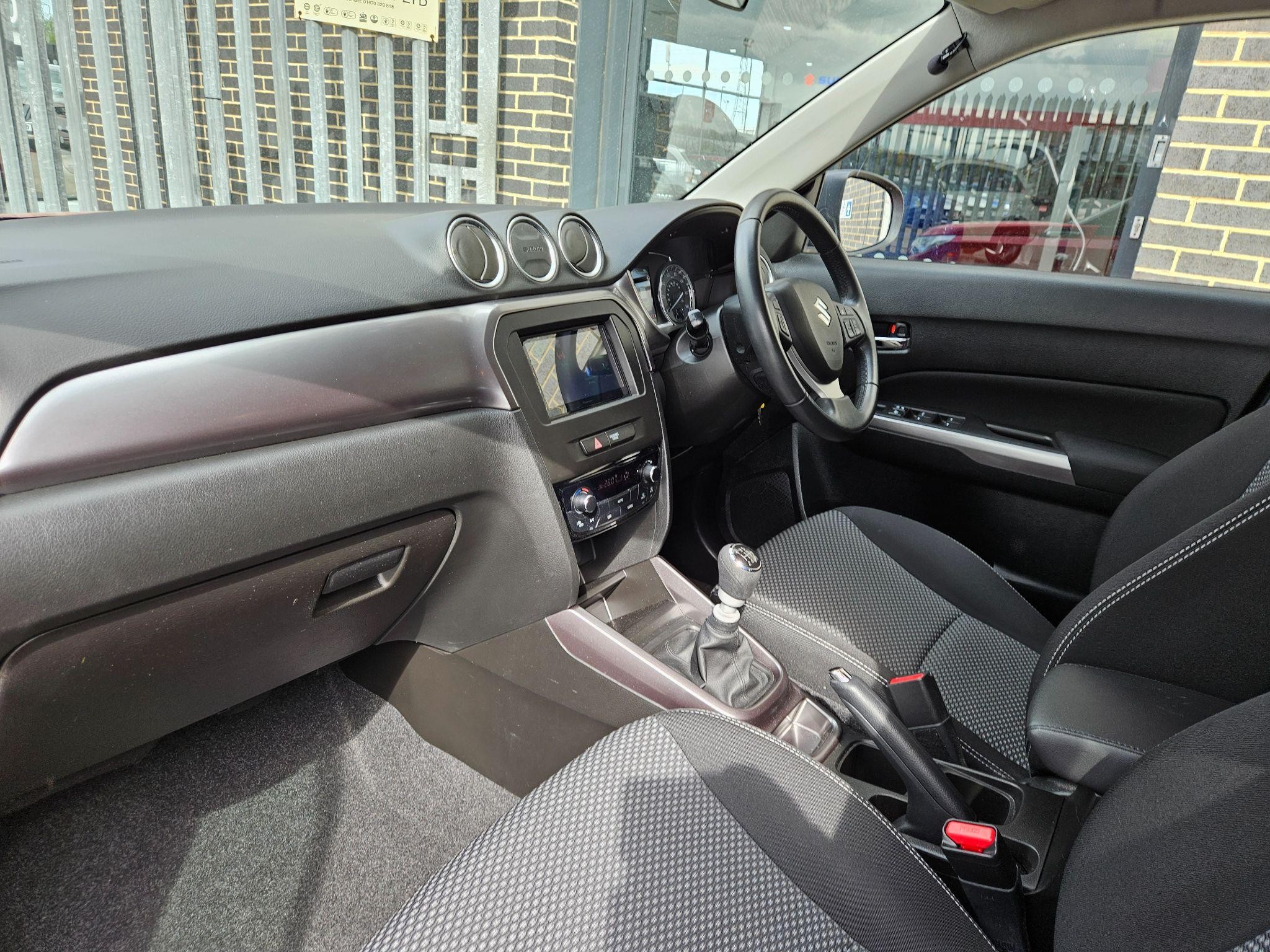 Suzuki Vitara Image 13