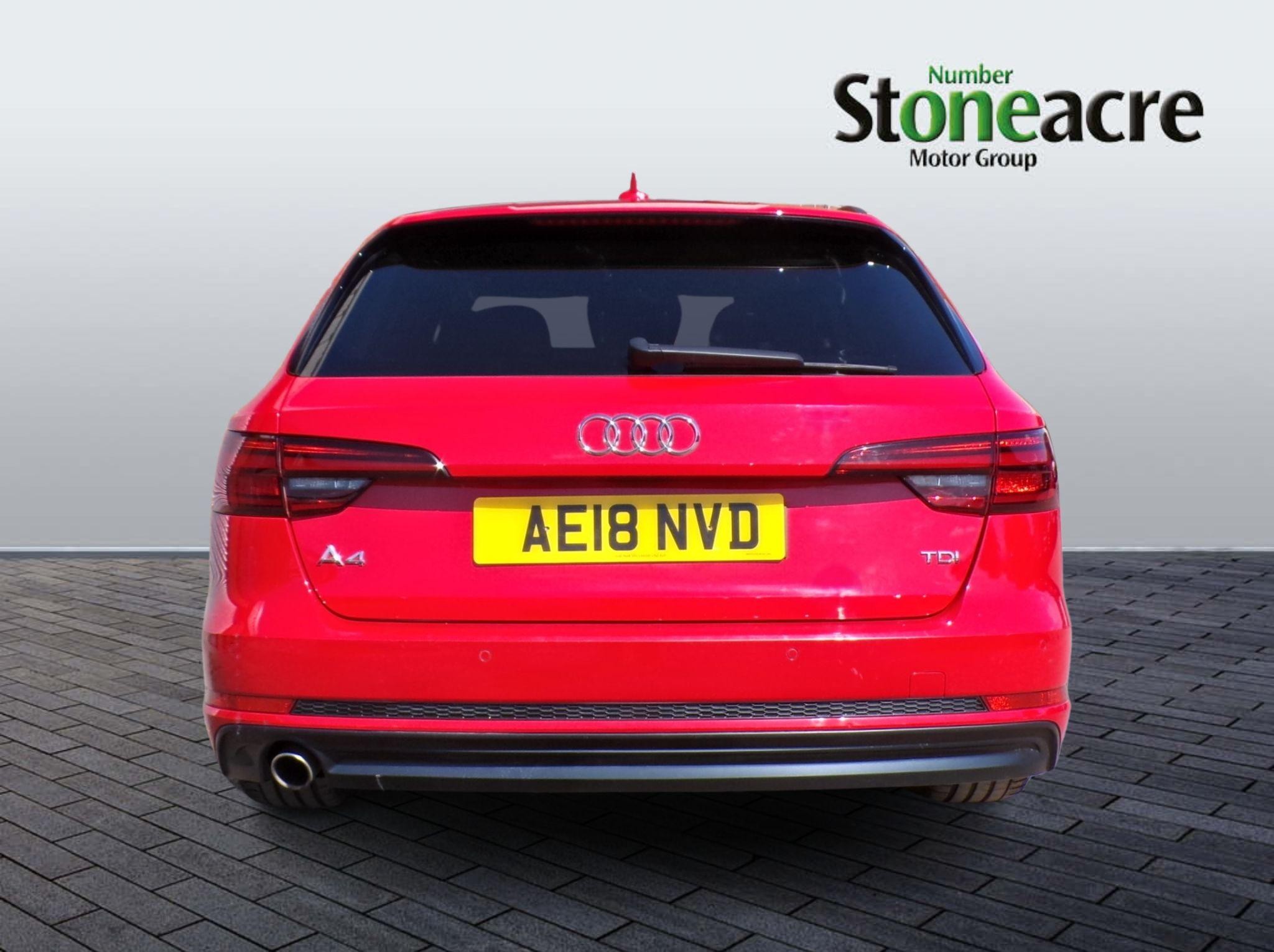 Audi A4 Avant Image 3