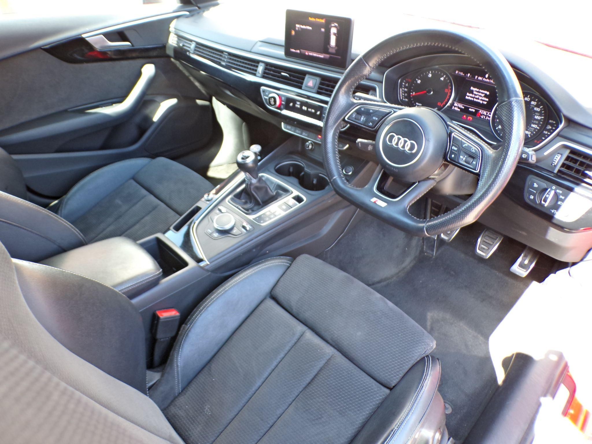 Audi A4 Avant Image 11