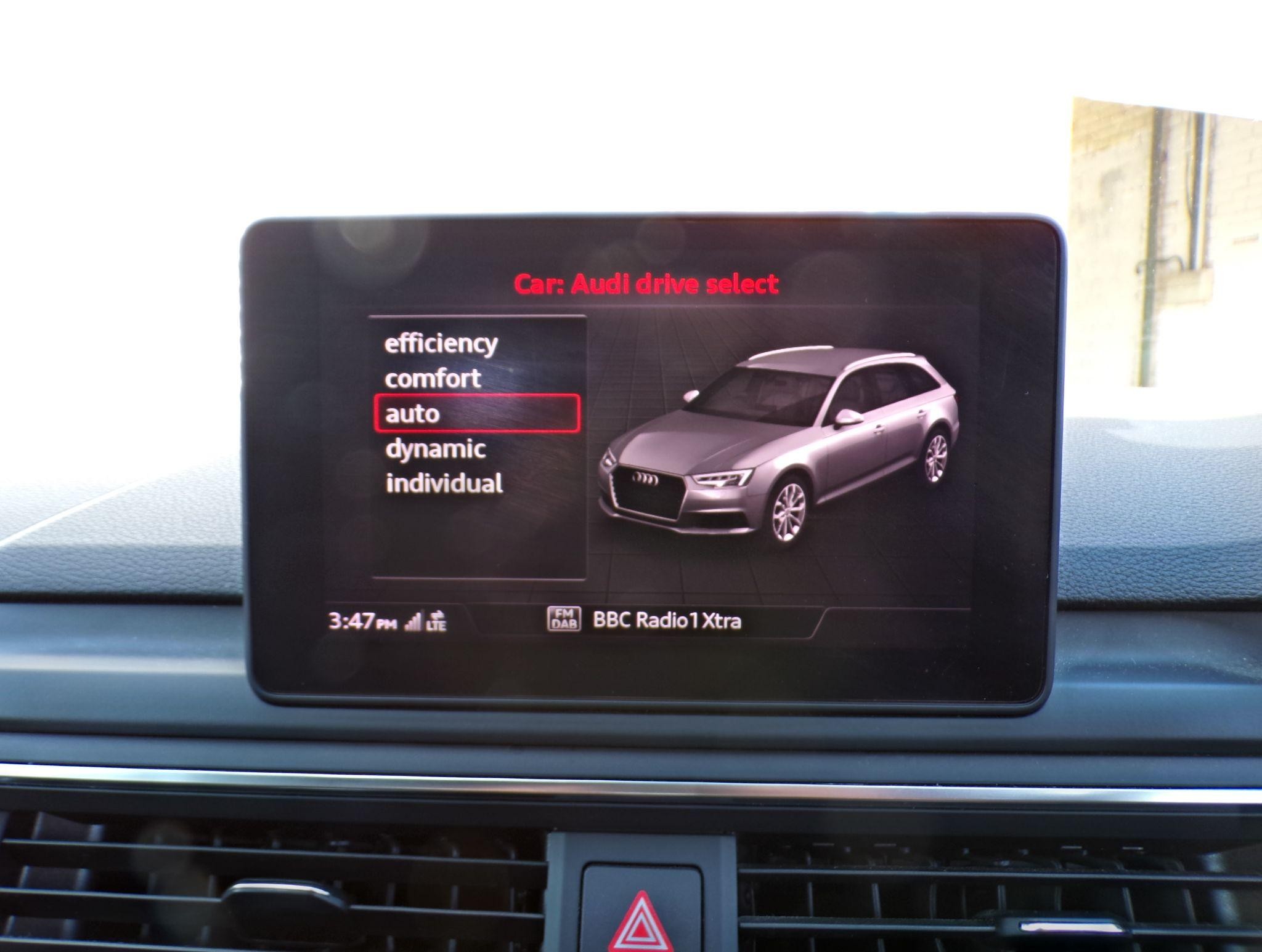 Audi A4 Avant Image 17