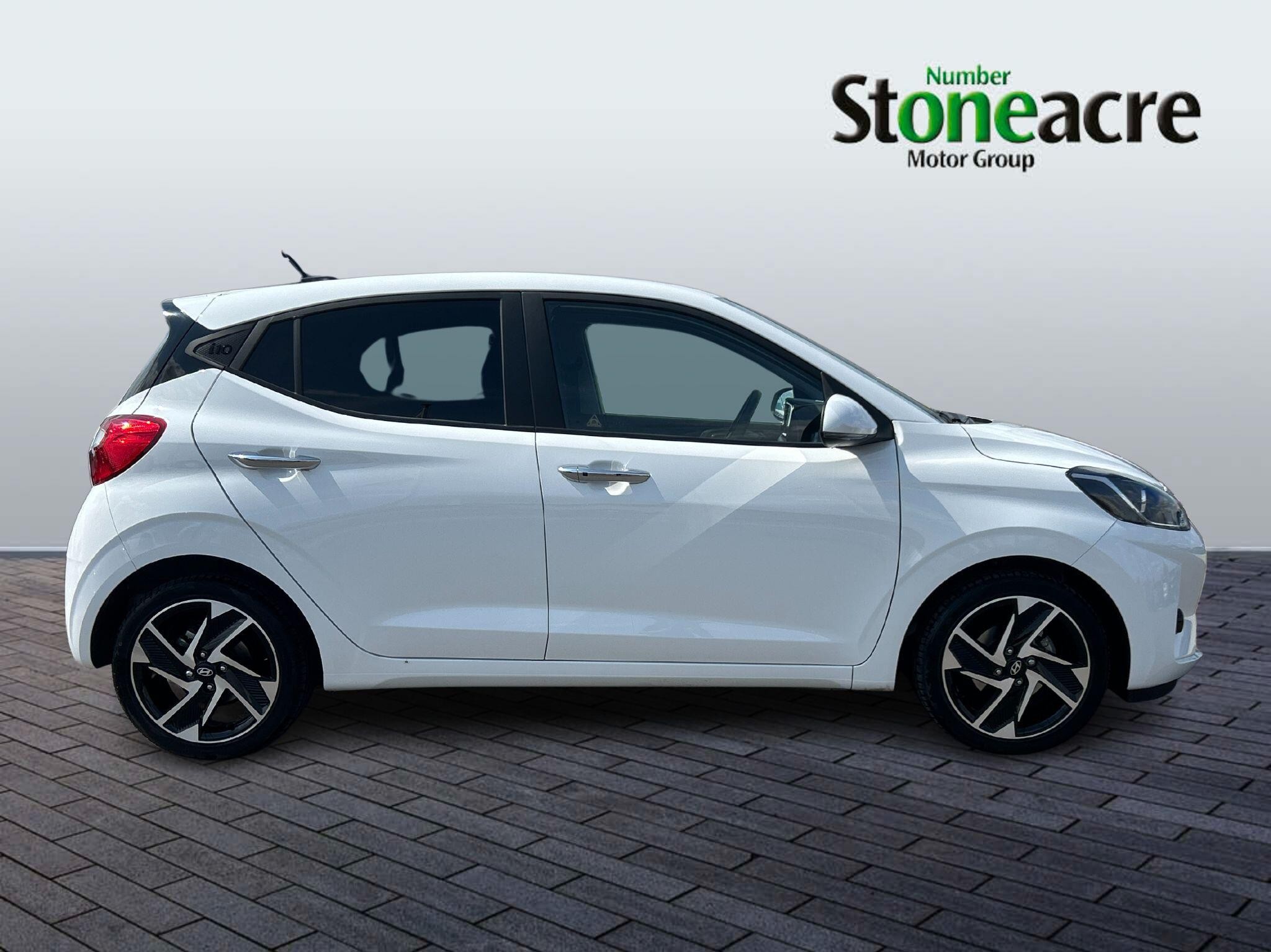 Hyundai i10 Image 2